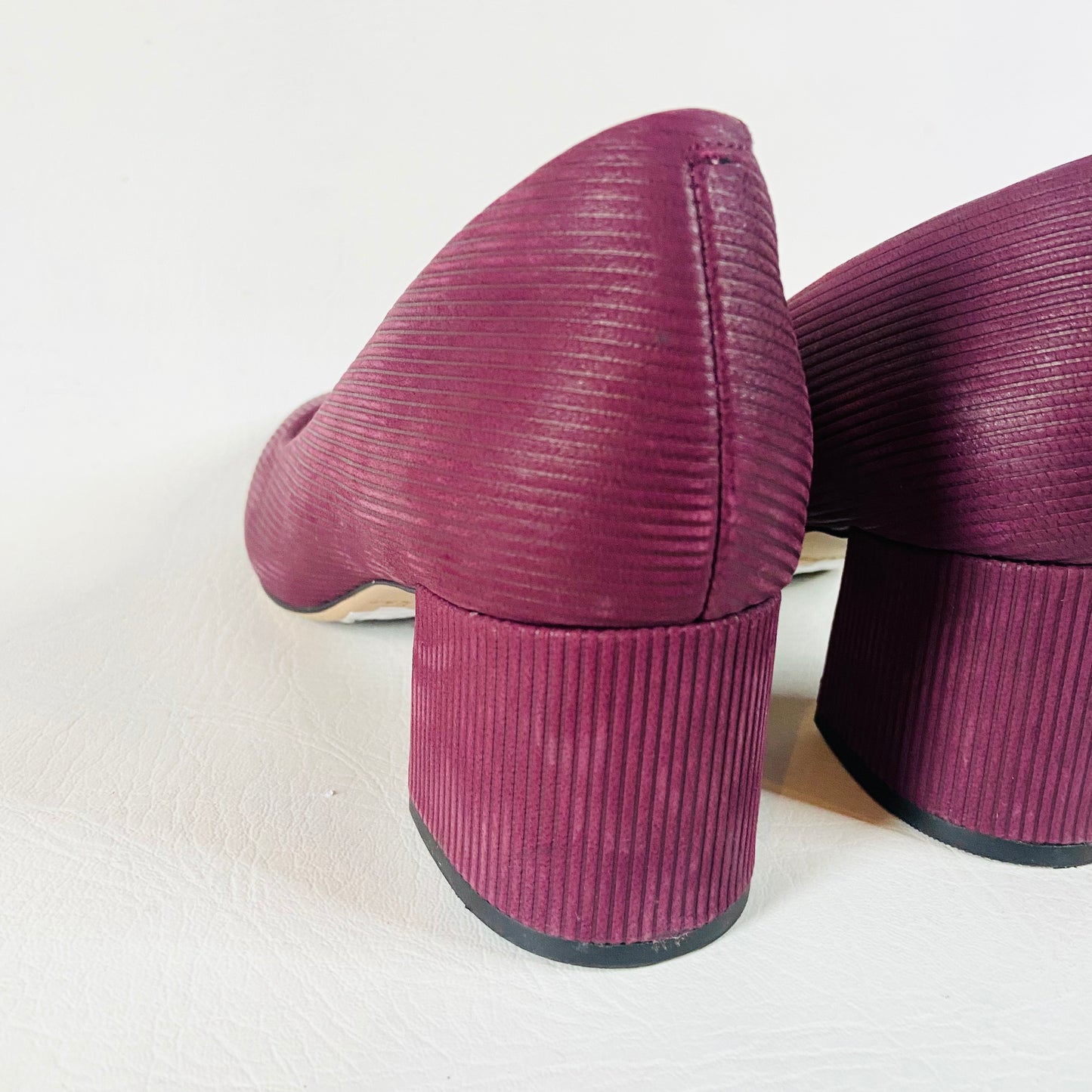 Clarks | Leather | Sheer Rose Burgundy Intrest | Court Shoes | Block Heel | Size 5D (38) | Like New