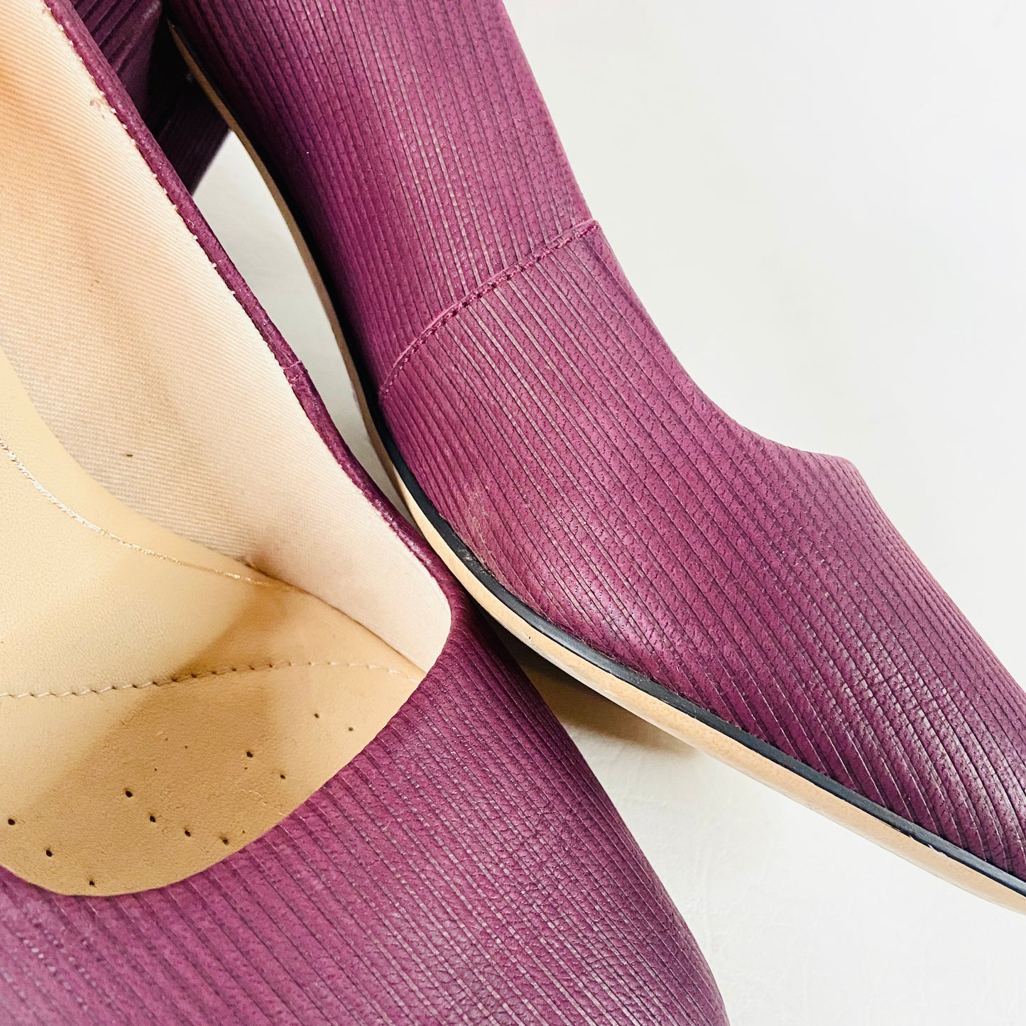 Clarks | Leather | Sheer Rose Burgundy Intrest | Court Shoes | Block Heel | Size 5D (38) | Like New