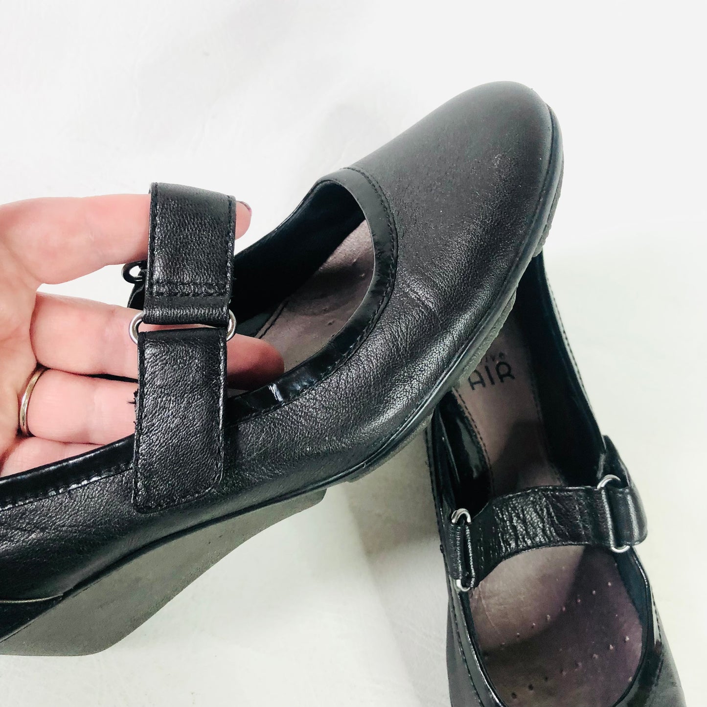Clarks Active Air Black Leather Low Wedge Heel Mary Jane Shoes Size 6 (39)
