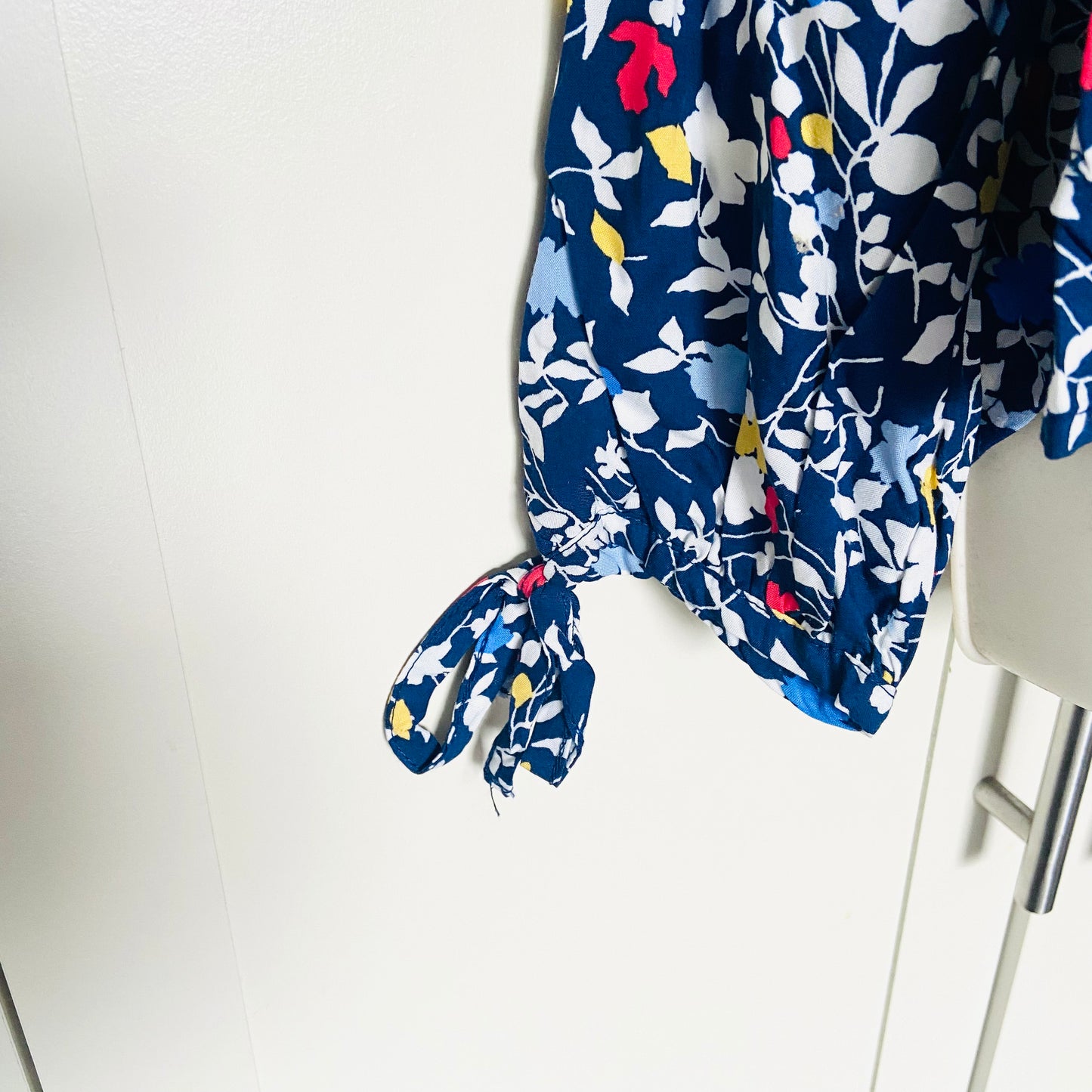 Crew Clothing Company | Navy Blue | Ladies Floral Blouse Top | V-Neck Tie Cuff | Size 12