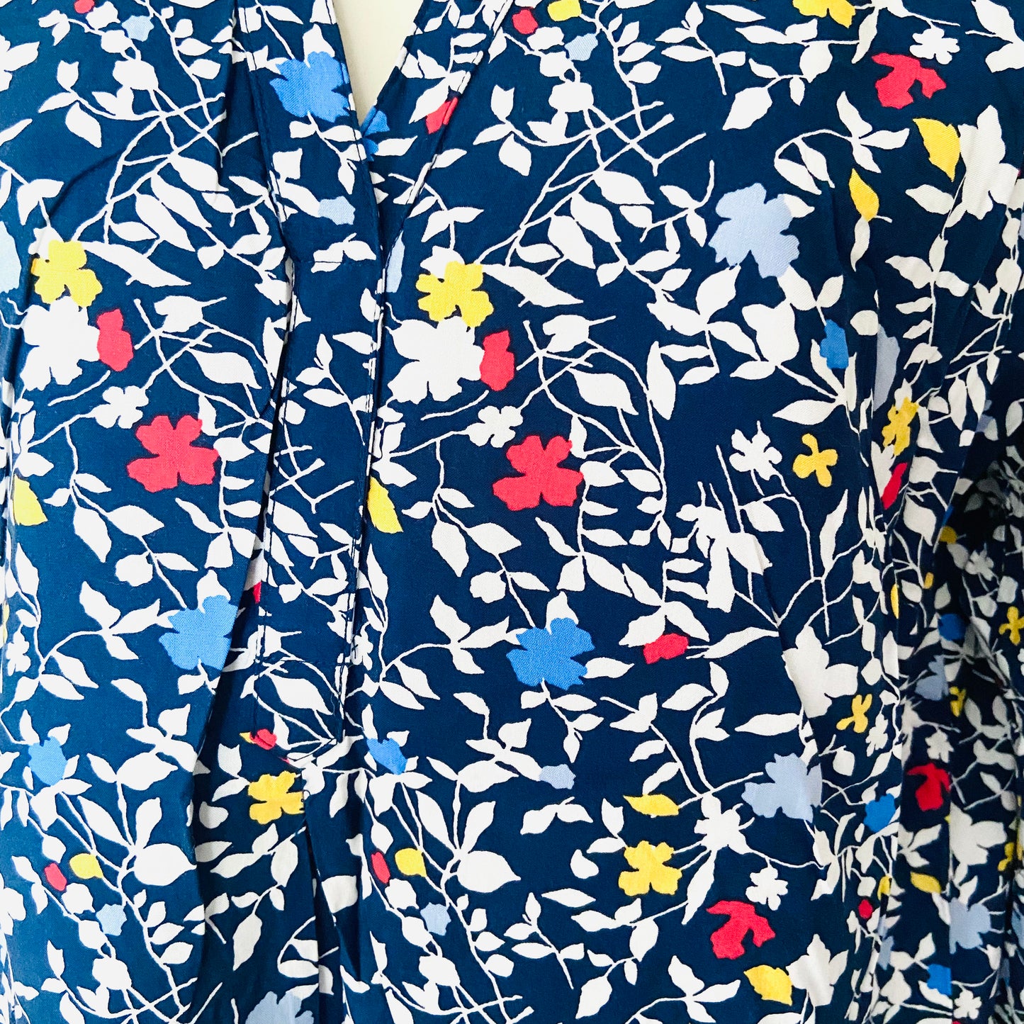 Crew Clothing Company | Navy Blue | Ladies Floral Blouse Top | V-Neck Tie Cuff | Size 12