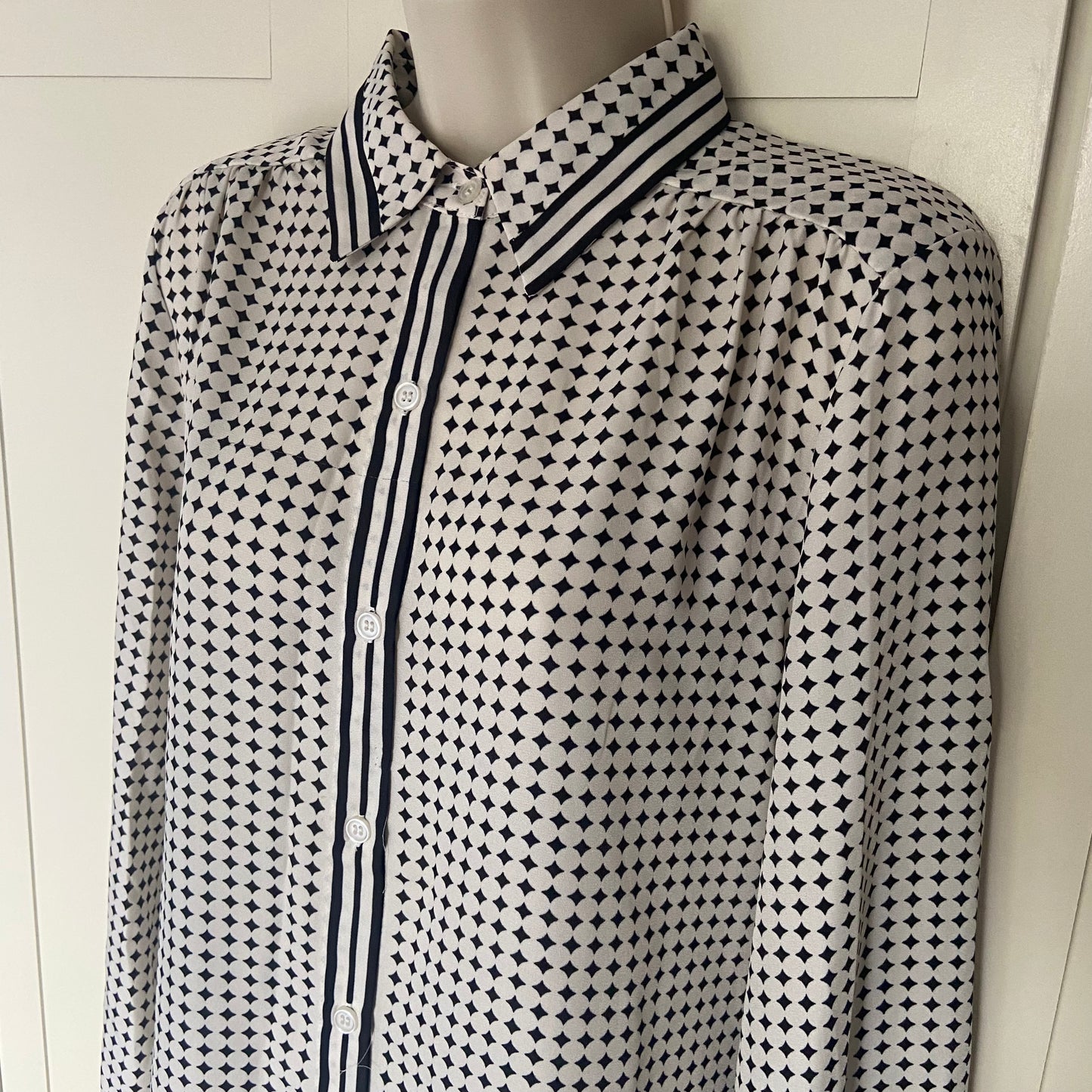 Max Studio Black & Ivory Women’s Button Front Fitted Blouse Size Large (12/14)