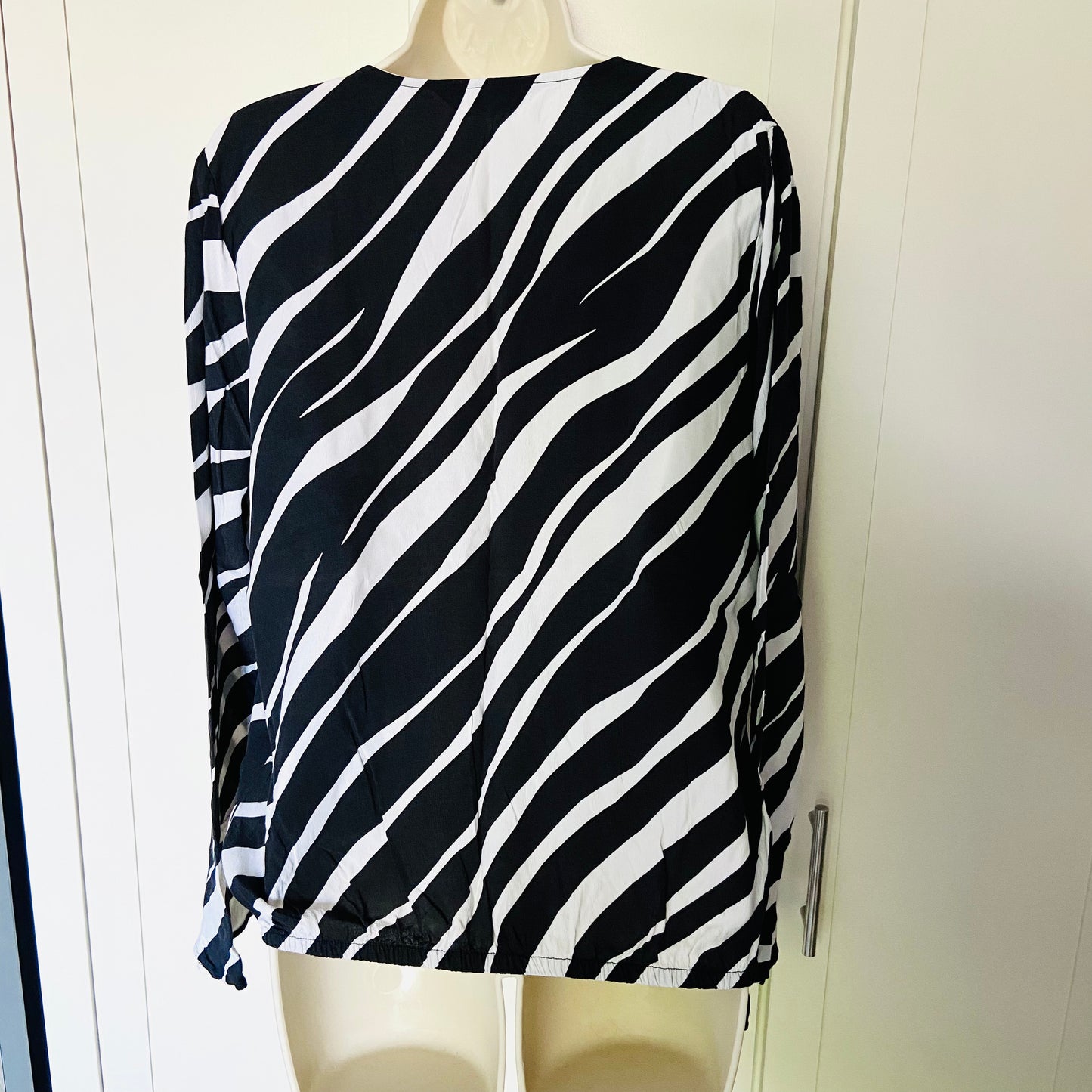 Sosander | White & Black | Abstract Zebra Print | Wrap Front Blouse | Size 14