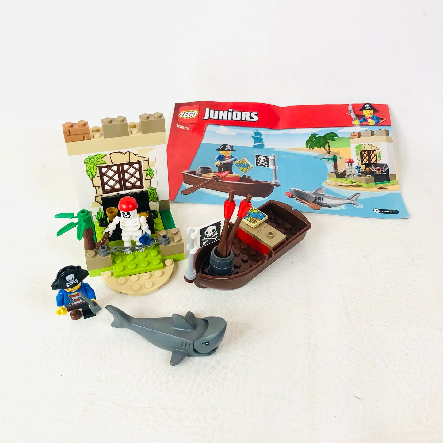 Lego Juniors: Pirate Treasure Hunt Set (10679) Easy Build 100% Complete With Instructions and Minifigures