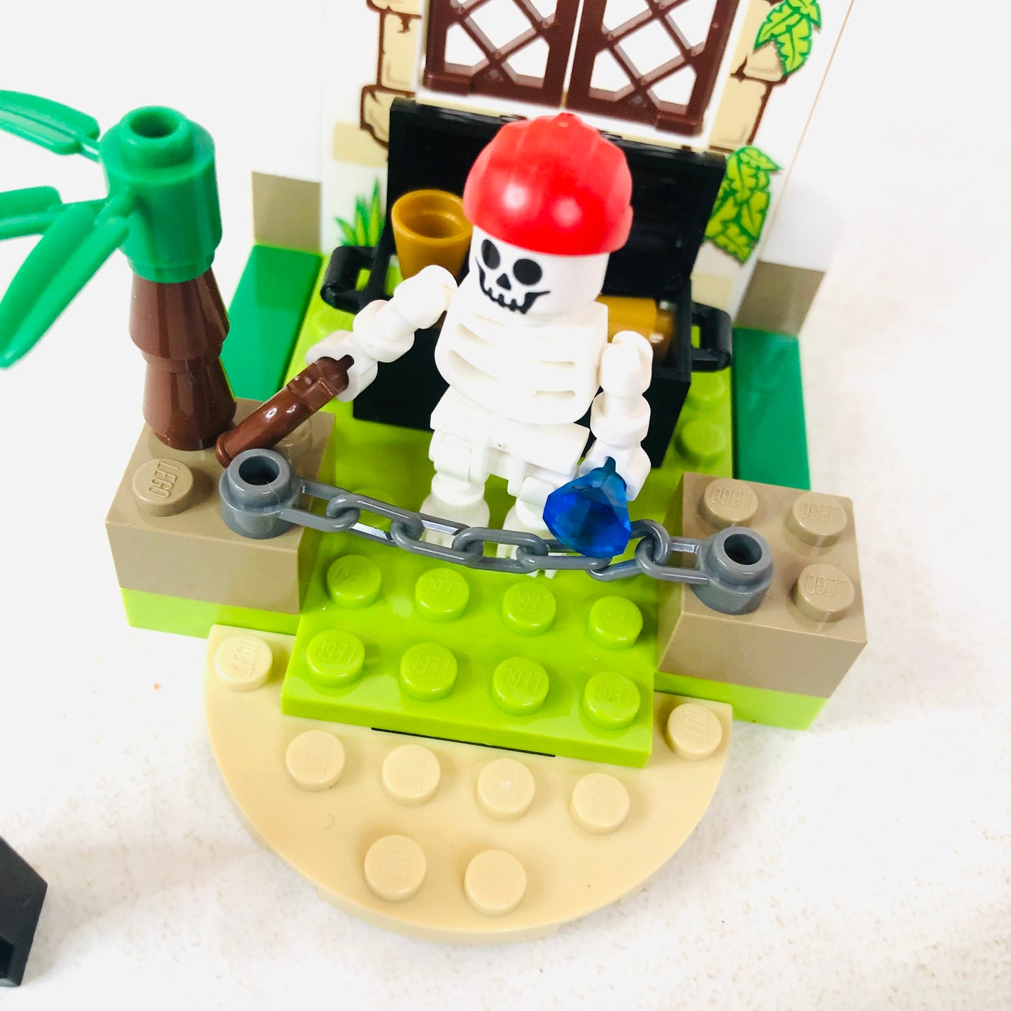 Lego Juniors: Pirate Treasure Hunt Set (10679) Easy Build 100% Complete With Instructions and Minifigures