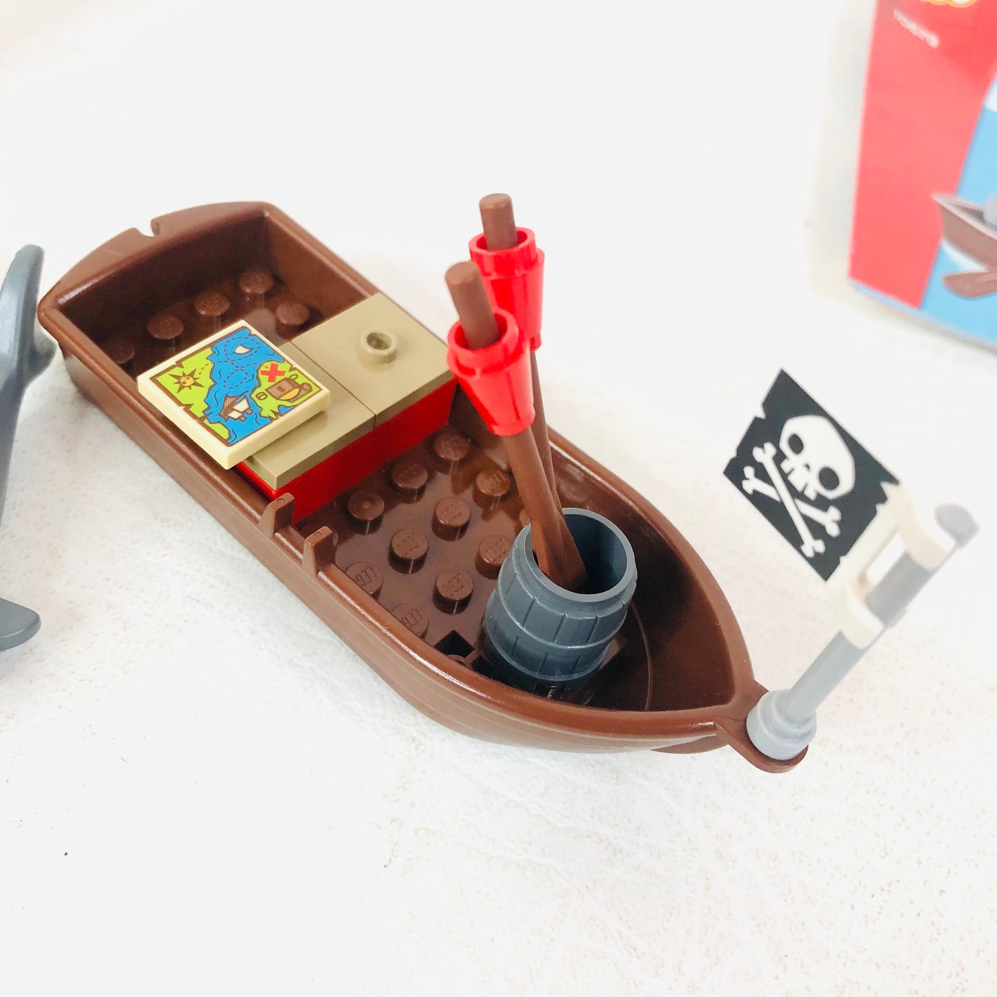 Lego Juniors: Pirate Treasure Hunt Set (10679) Easy Build 100% Complete With Instructions and Minifigures