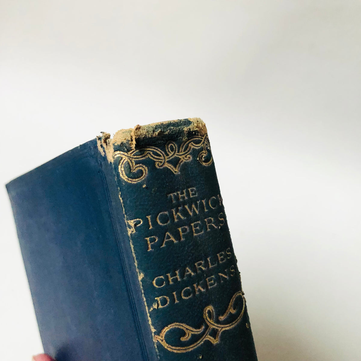 Charles Dickens: The Pickwick Papers, 1937 Macmillan Wilson Memorial Prize Book