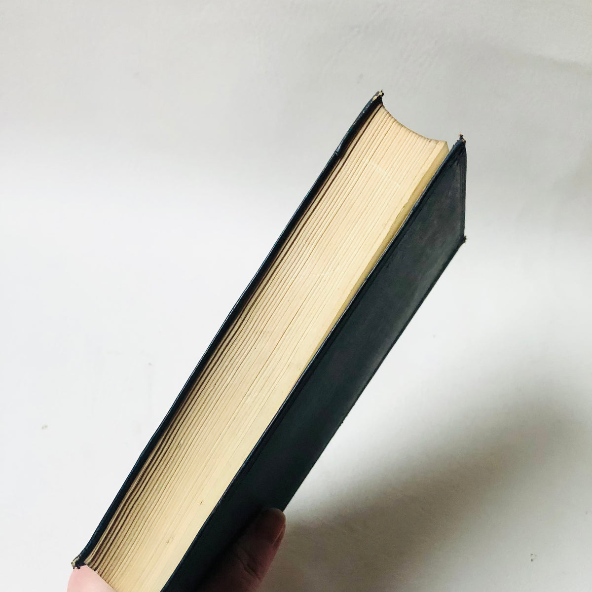 Charles Dickens: The Pickwick Papers, 1937 Macmillan Wilson Memorial Prize Book