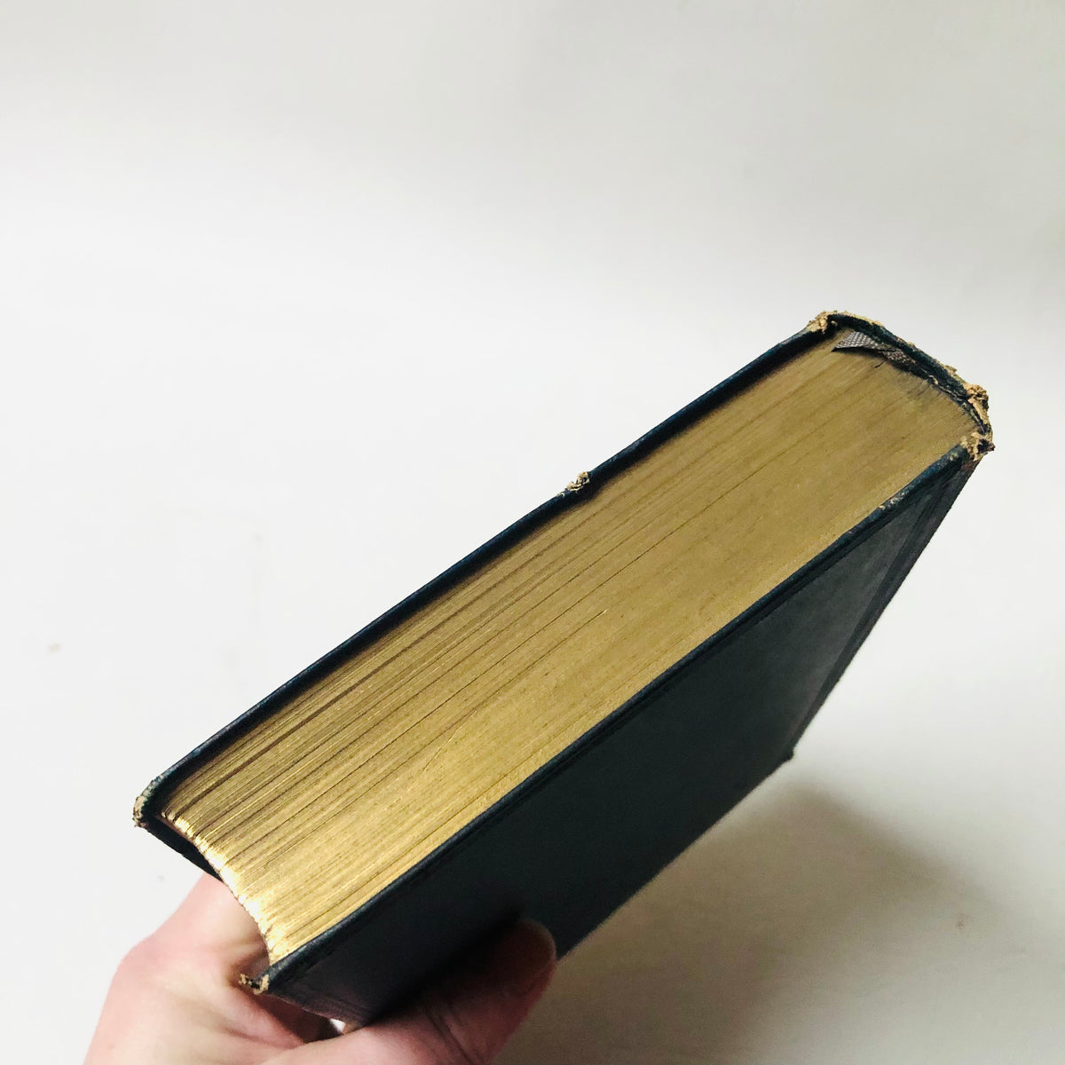 Charles Dickens: The Pickwick Papers, 1937 Macmillan Wilson Memorial Prize Book