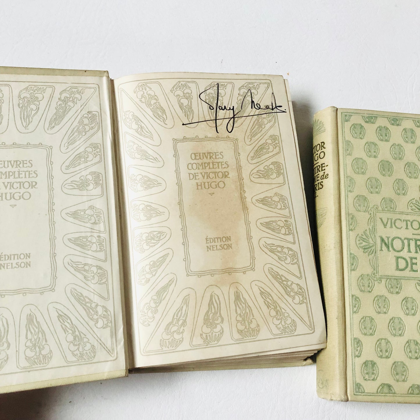 Victor Hugo NOTRE DAME DE PARIS Nelson Ed. 2 Vol Set Antique French Books 1937