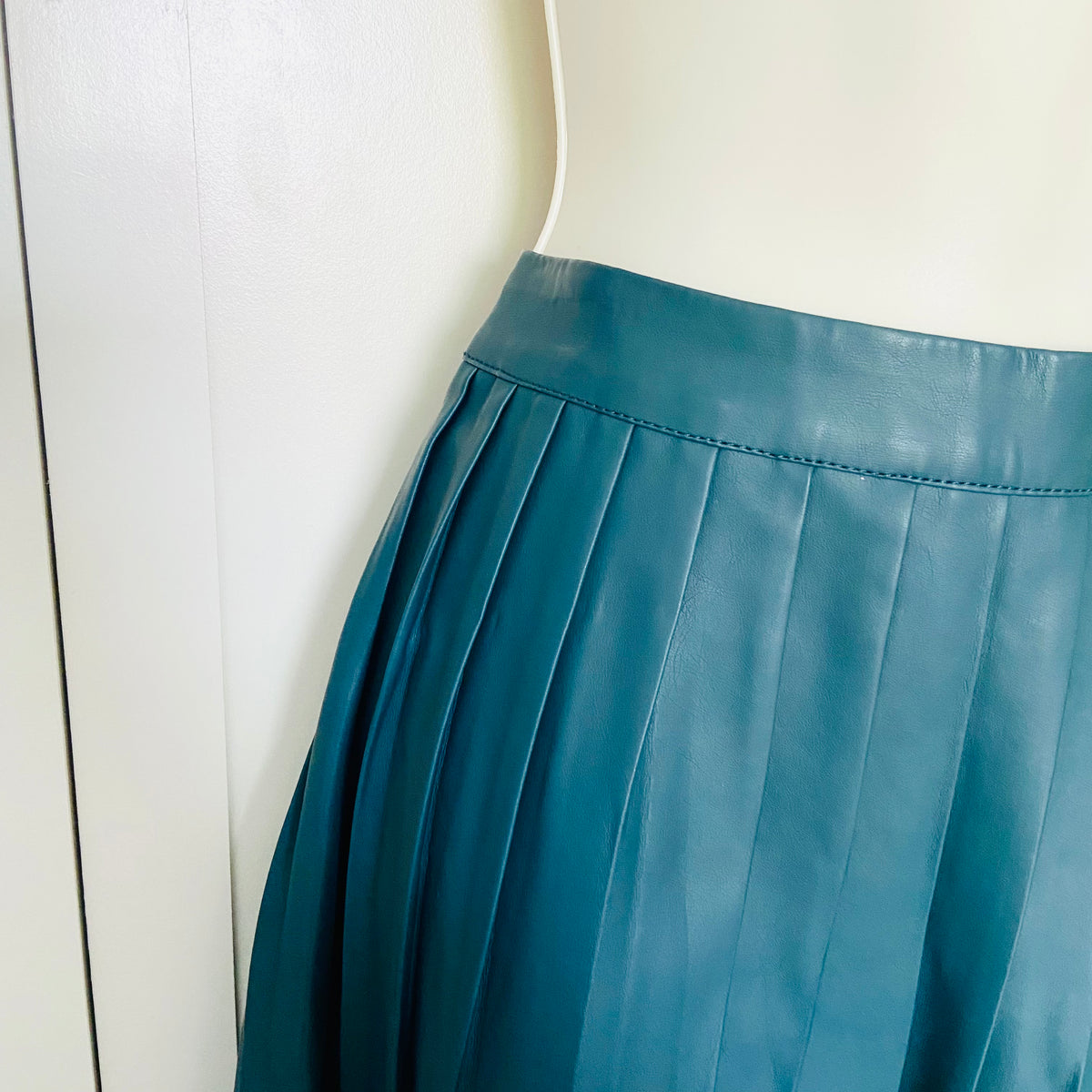TU | Dark Forest Green | Faux Leather | Pleated Midi Skirt | Size 8 | NEW