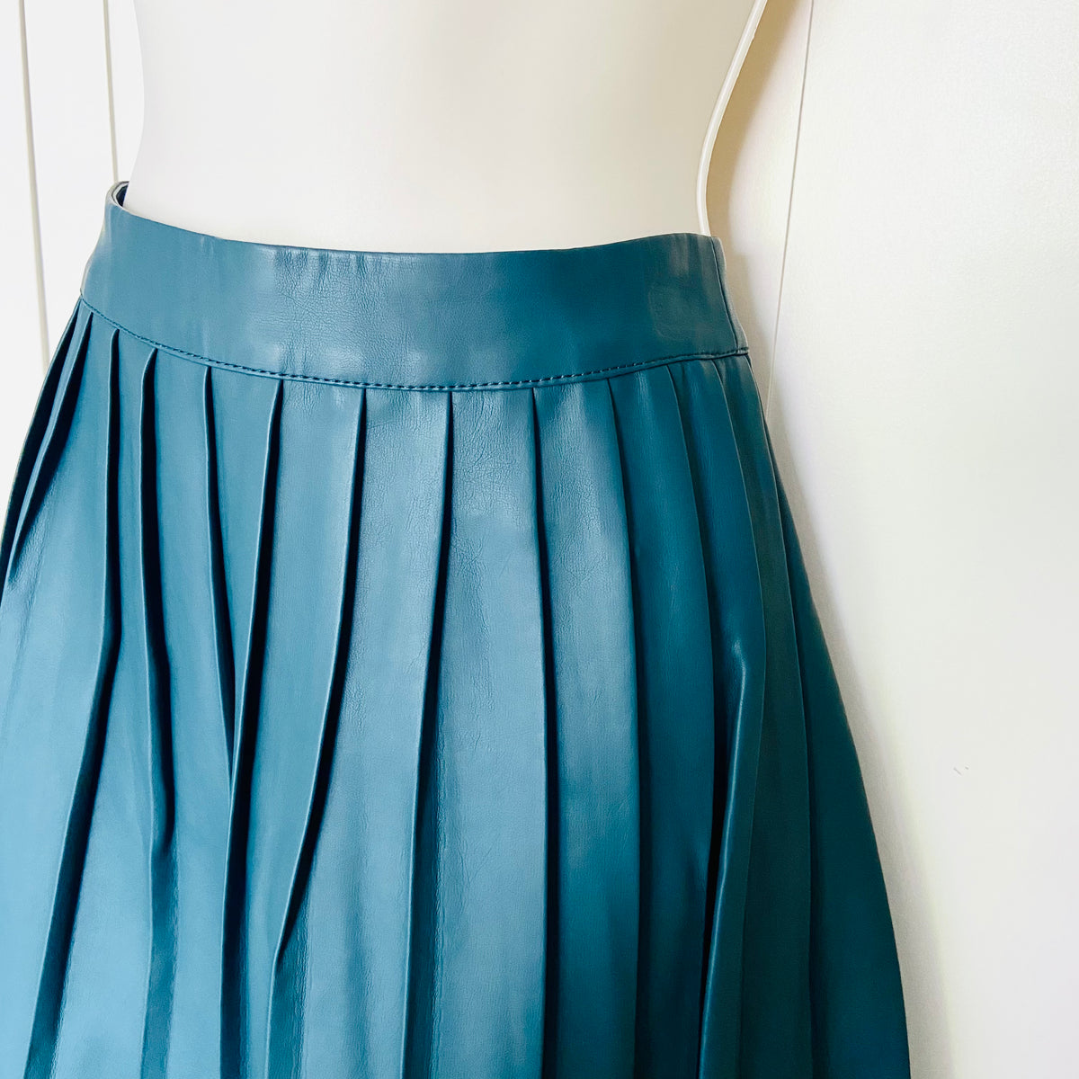 TU | Dark Forest Green | Faux Leather | Pleated Midi Skirt | Size 8 | NEW