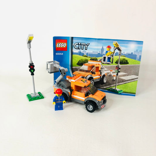 LEGO City: Light Repair Truck (60054) 100% complete with instructions & Minifigure - Retired