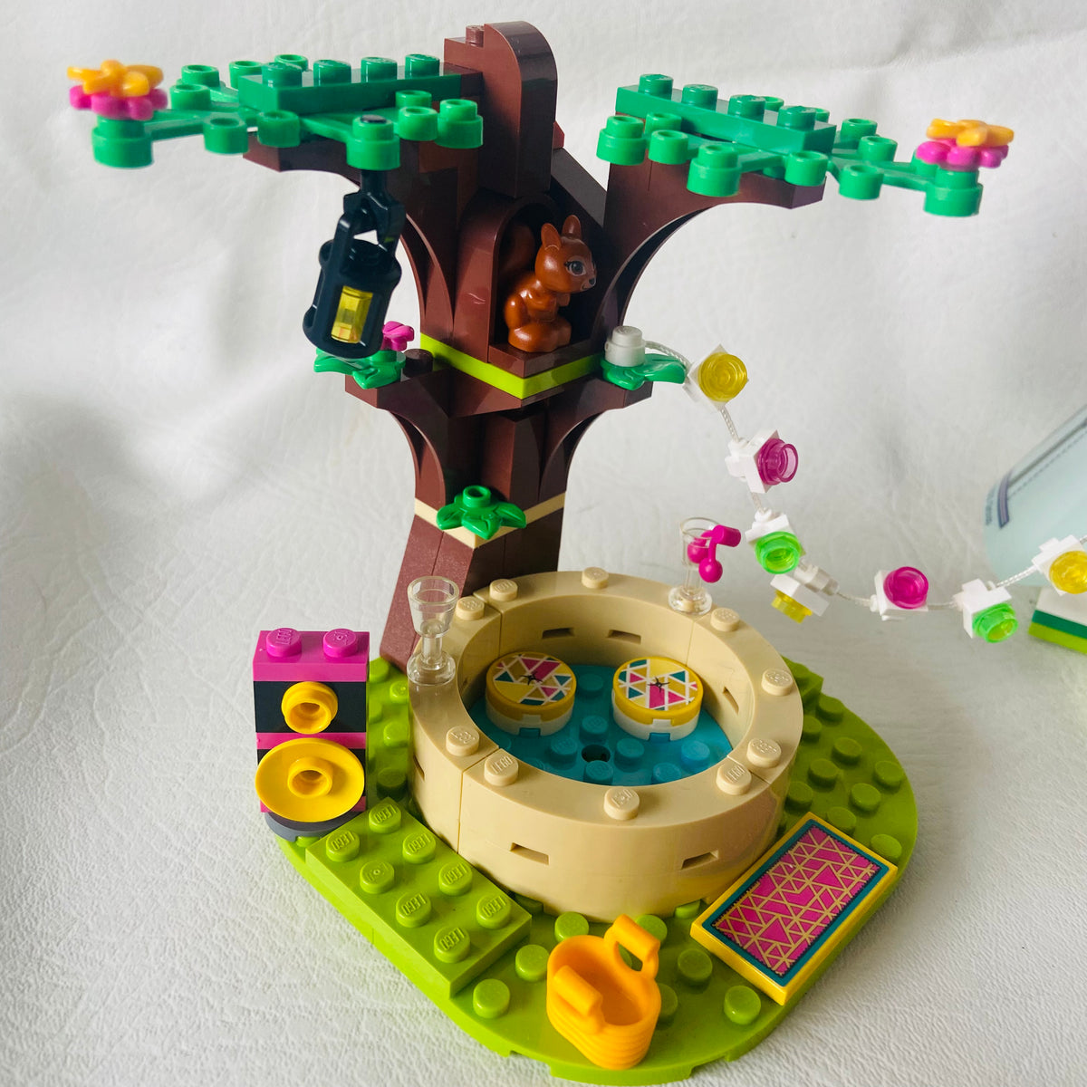 LEGO Friends: Nature Glamping (41392) 100% Complete with Instructions & Minifigures & Box