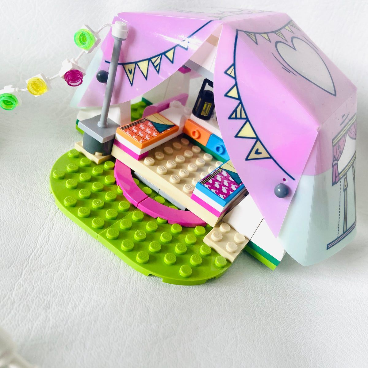 LEGO Friends: Nature Glamping (41392) 100% Complete with Instructions & Minifigures & Box