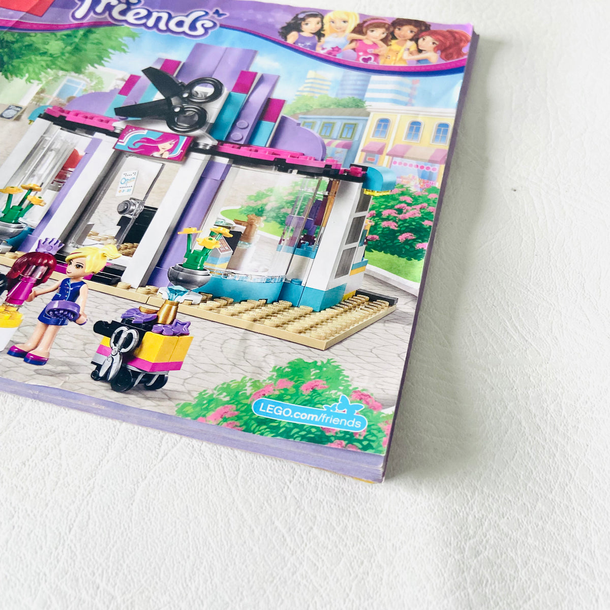 LEGO Friends: Heartlake City Hair Salon ( 41093) 100% Complete with Instructions, Box & Minifigures