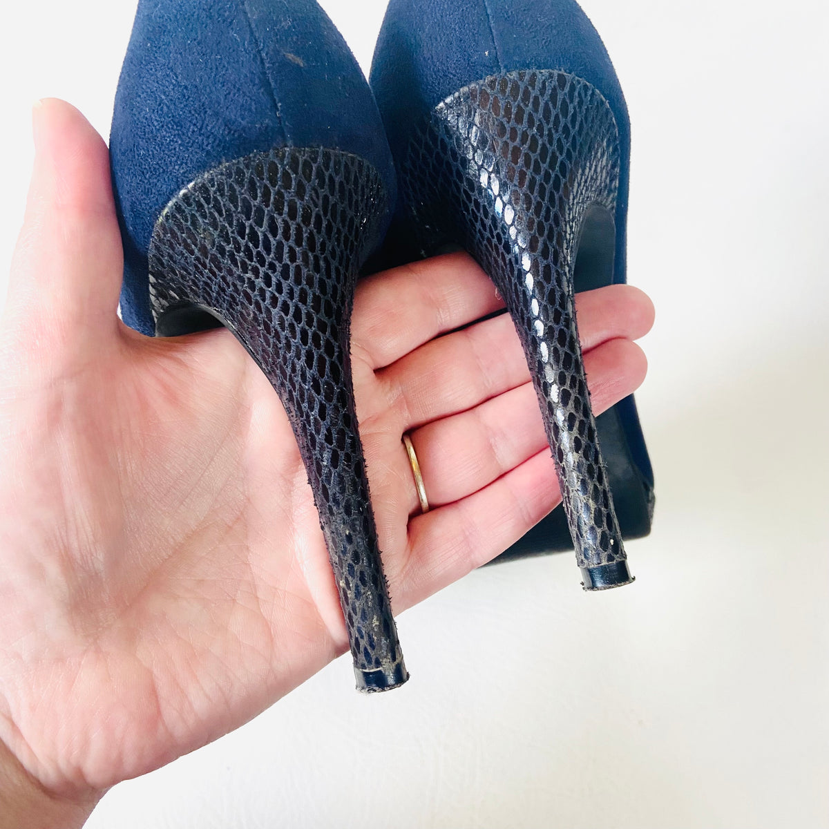 M&S (Marks And Spencer) | Navy Blue | Smart Court Shoes Heels Pumps | Faux Suede & Snakeskin | Size UK 7 (40)