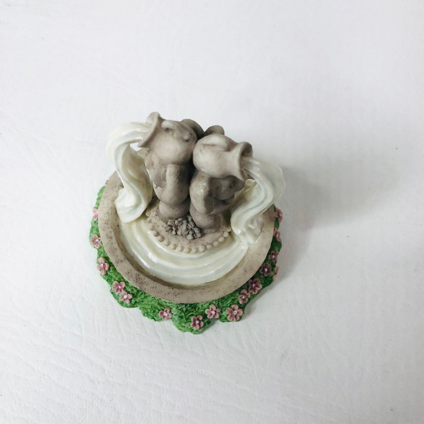 Cherished Teddies Water Fountain Figurine Accessory (1998 Members Only) P.Hillman CT983