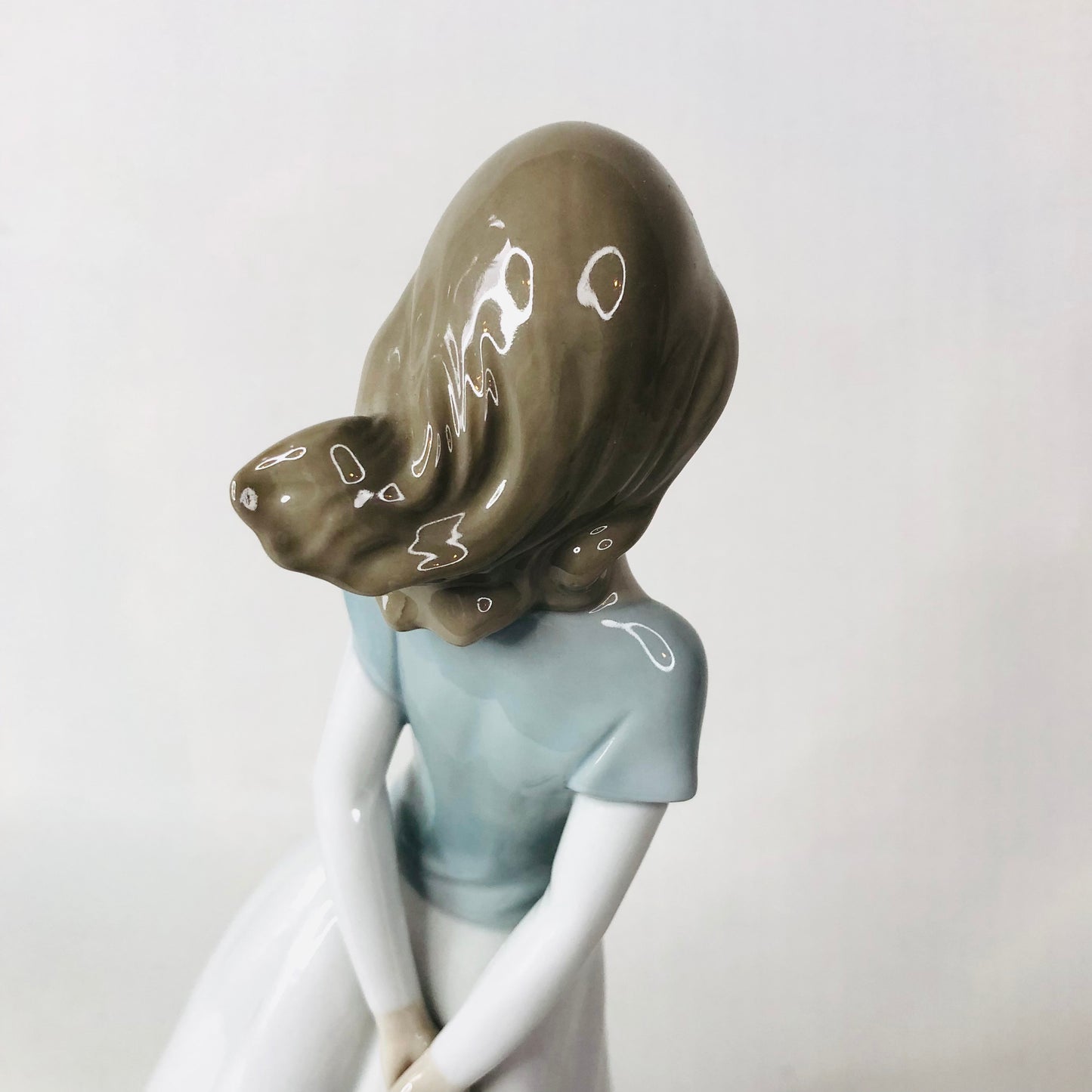 Nao by Lladro Porcelain Figurine 'Truly in Love' Lady Girl #1450 10" Ornament VGC Condition