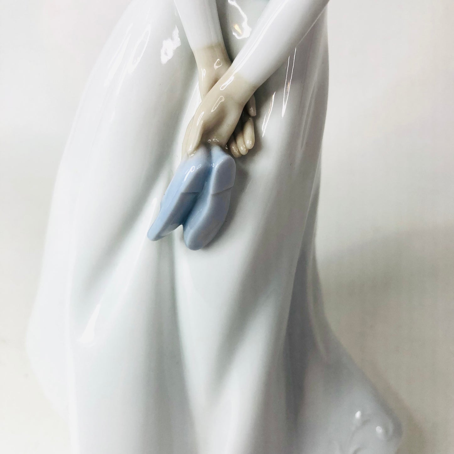 Nao by Lladro Porcelain Figurine 'Truly in Love' Lady Girl #1450 10" Ornament VGC Condition