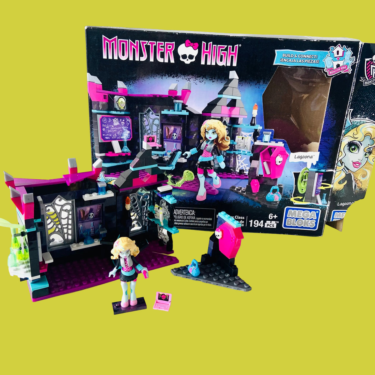 Mega Bloks Monster High Biteology Class Building Kit w/ Minifig (Lagoona)