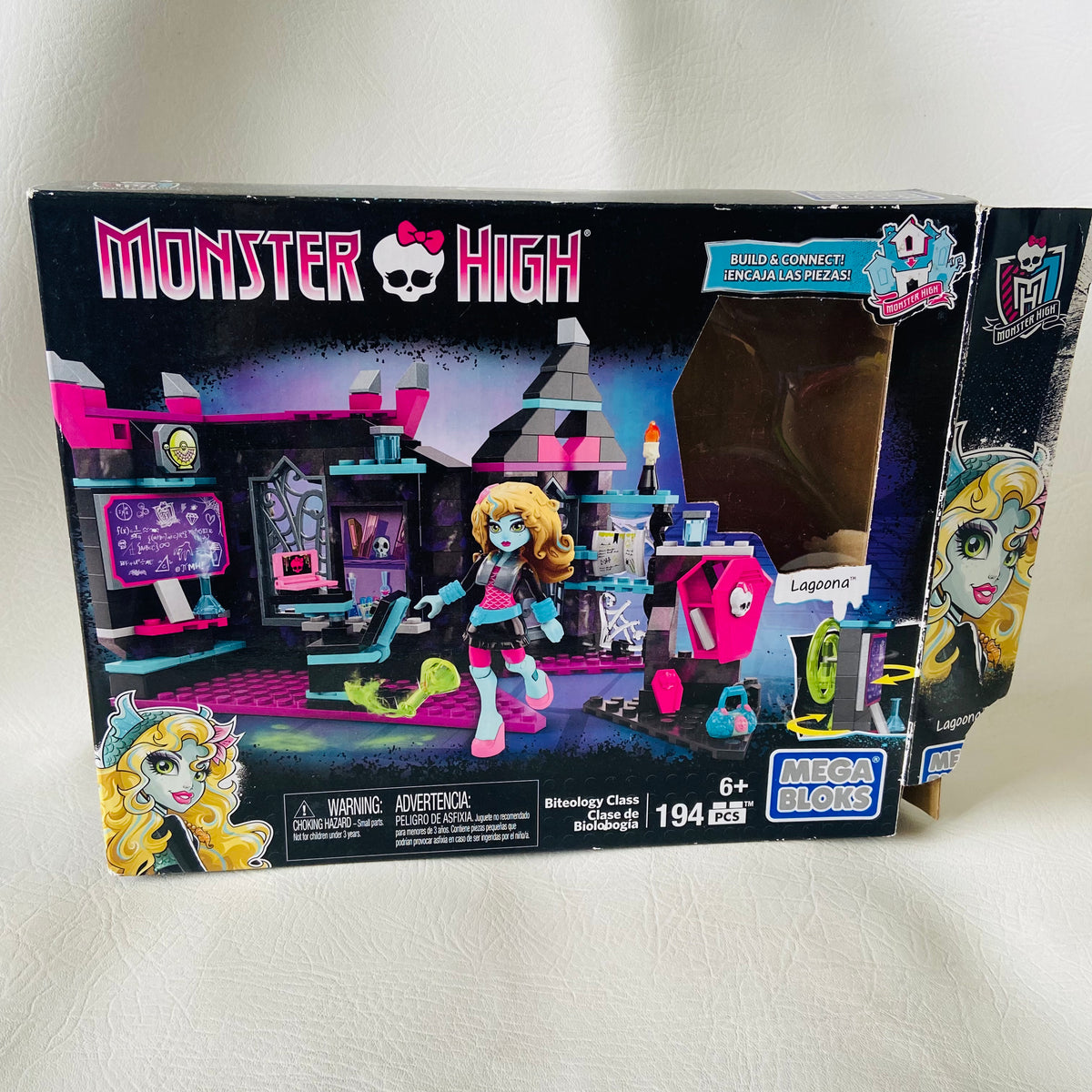 Mega Bloks Monster High Biteology Class Building Kit w/ Minifig (Lagoona)