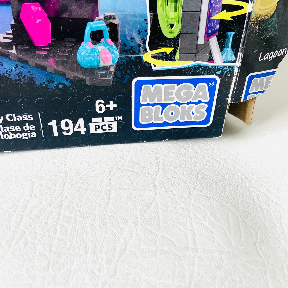 Mega Bloks Monster High Biteology Class Building Kit w/ Minifig (Lagoona)