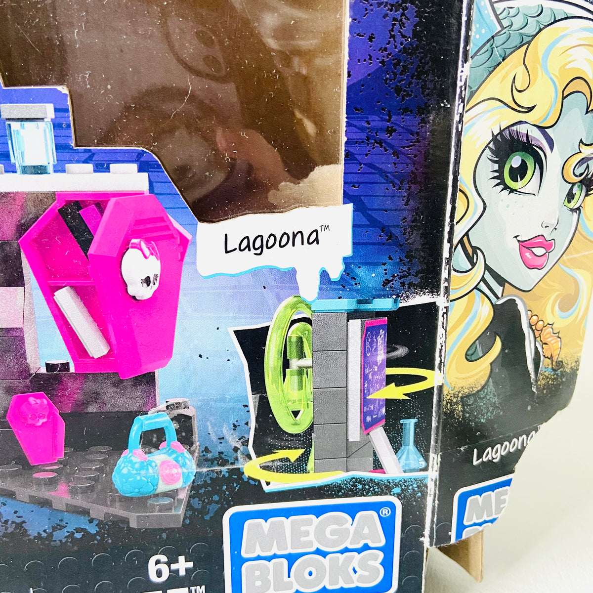 Mega Bloks Monster High Biteology Class Building Kit w/ Minifig (Lagoona)