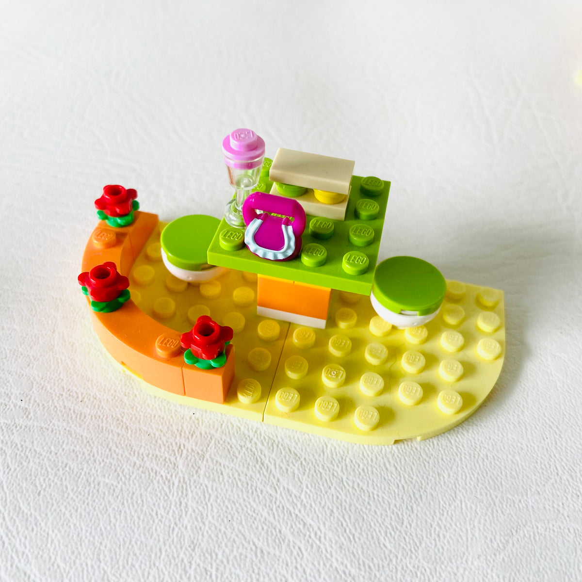 Lego Friends: Heartlake Juice Bar (41035) 100% Complete With Instructions & Minifigures & Box