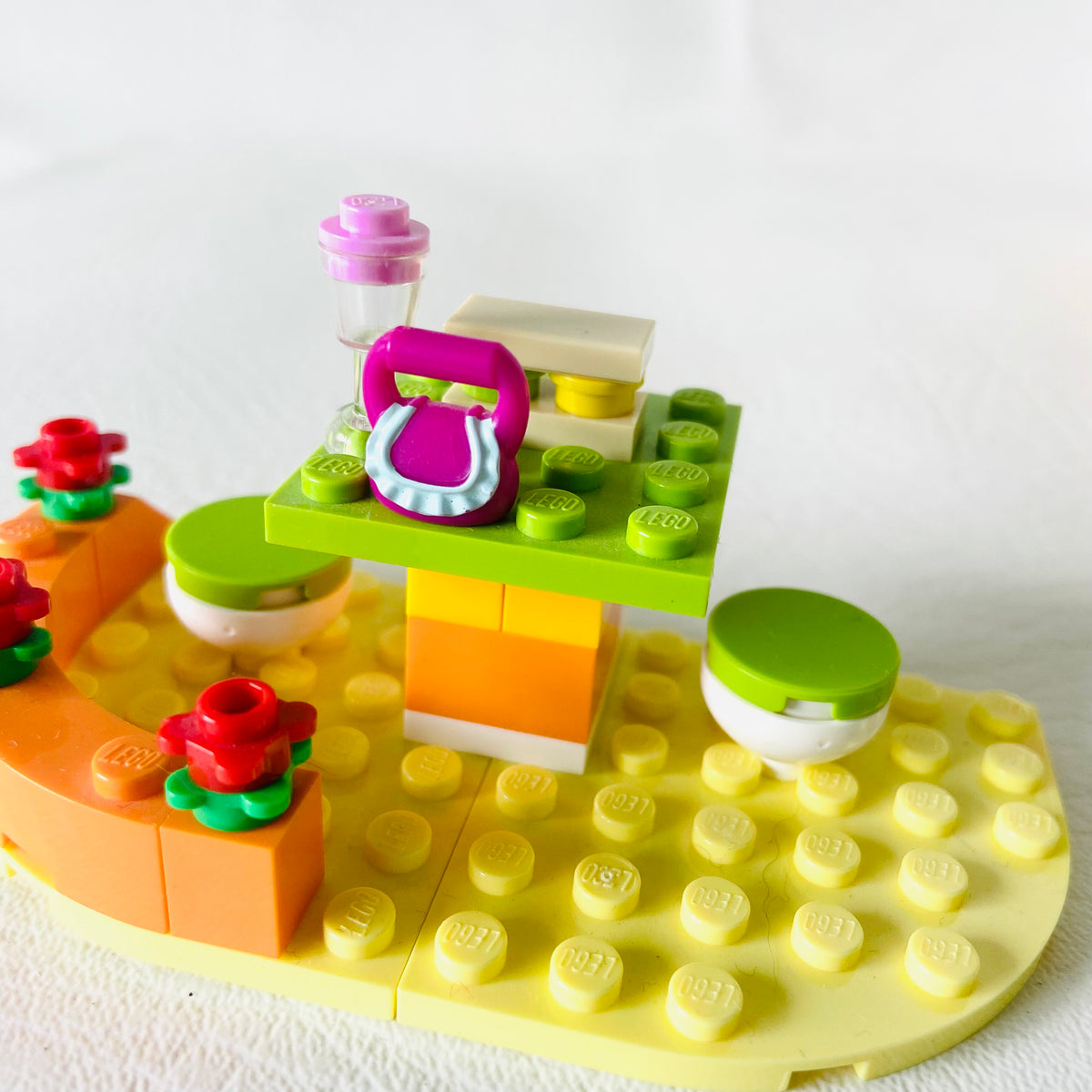 Lego Friends: Heartlake Juice Bar (41035) 100% Complete With Instructions & Minifigures & Box