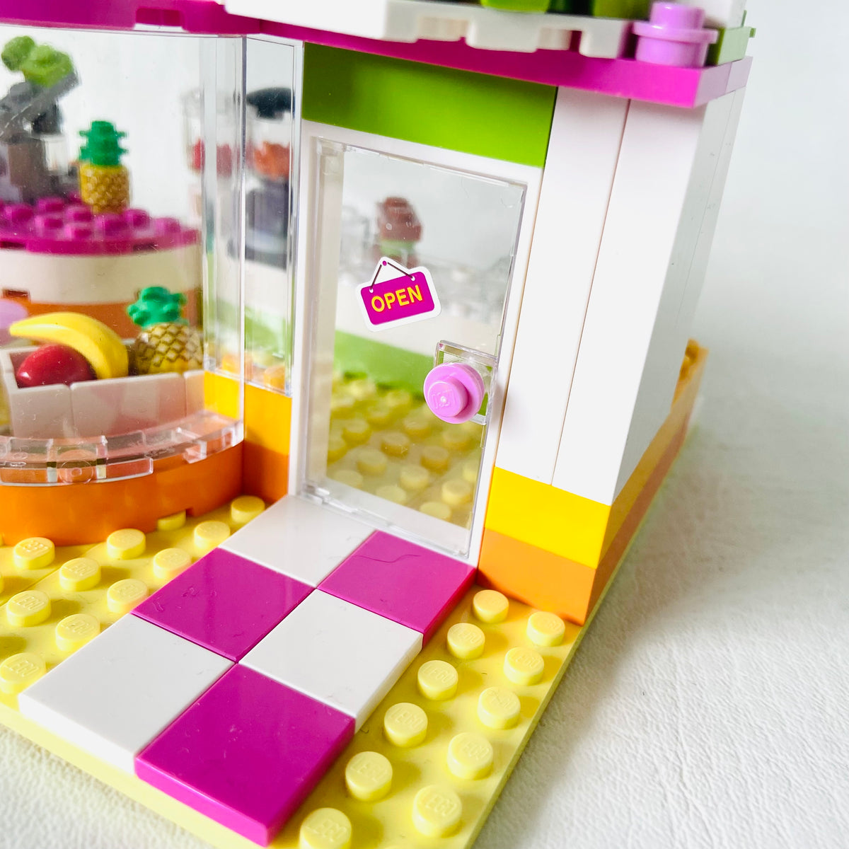 Lego Friends: Heartlake Juice Bar (41035) 100% Complete With Instructions & Minifigures & Box