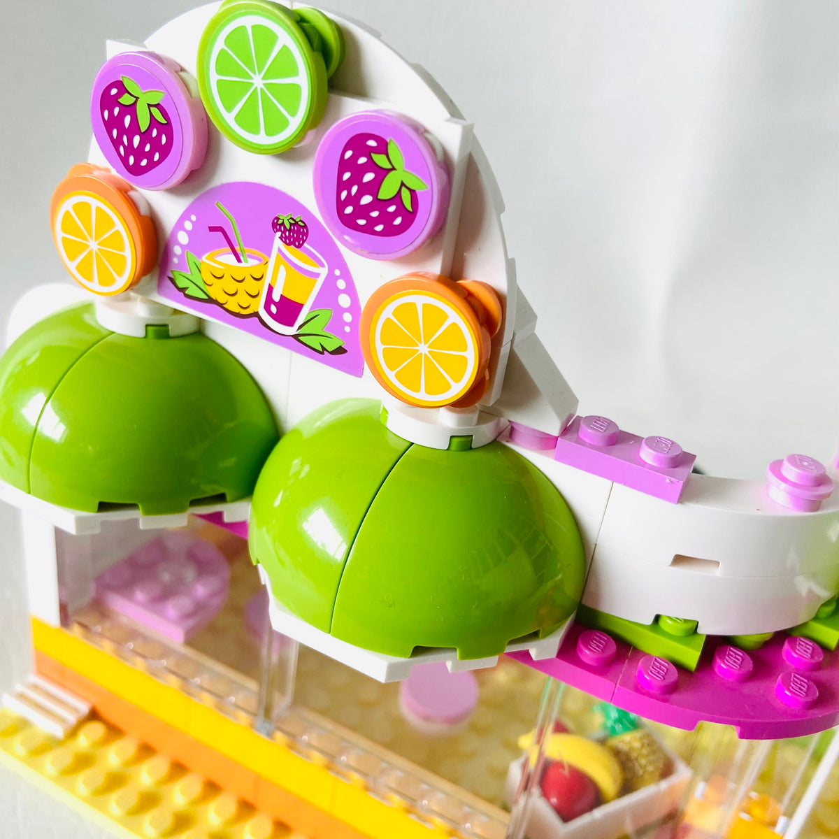Lego Friends: Heartlake Juice Bar (41035) 100% Complete With Instructions & Minifigures & Box