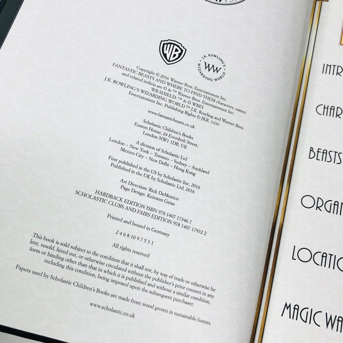 2x Fantastic Beasts And Where To Find Them HB Books (Inside The Magic / Magical Movie Handbook)