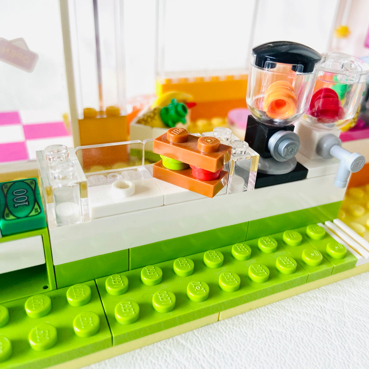 Lego Friends: Heartlake Juice Bar (41035) 100% Complete With Instructions & Minifigures & Box