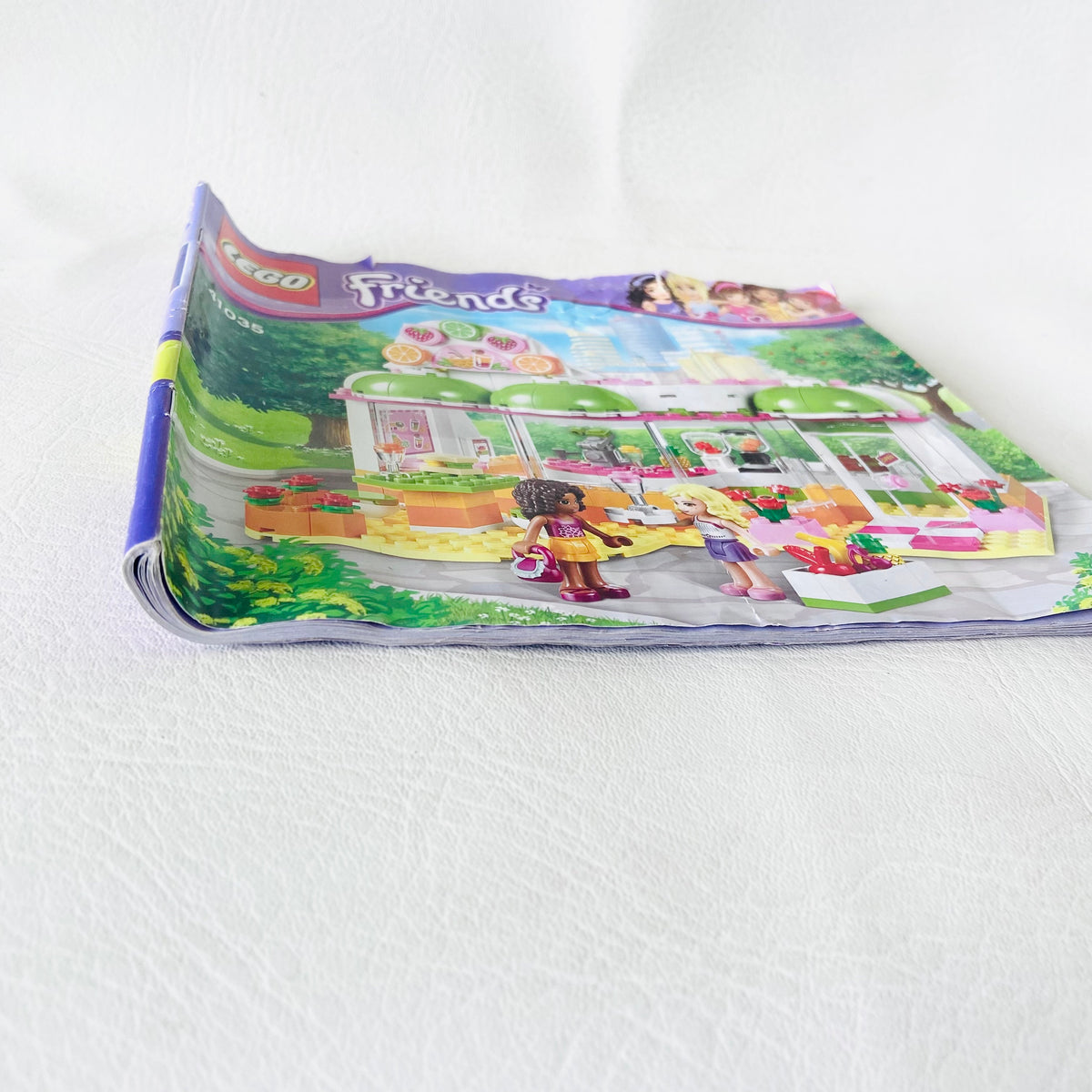 Lego Friends: Heartlake Juice Bar (41035) 100% Complete With Instructions & Minifigures & Box