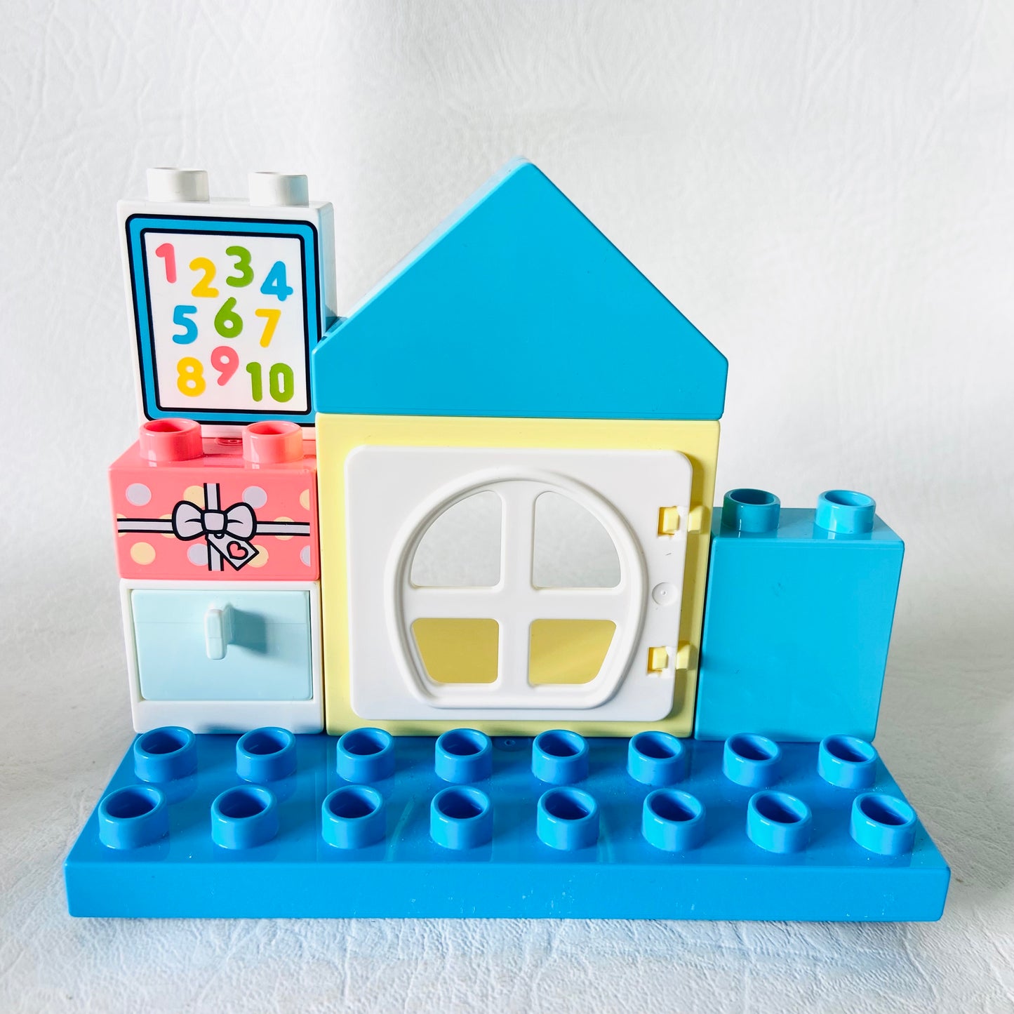 LEGO DUPLO: Playroom (10925) 95% Complete - Missing Balloon