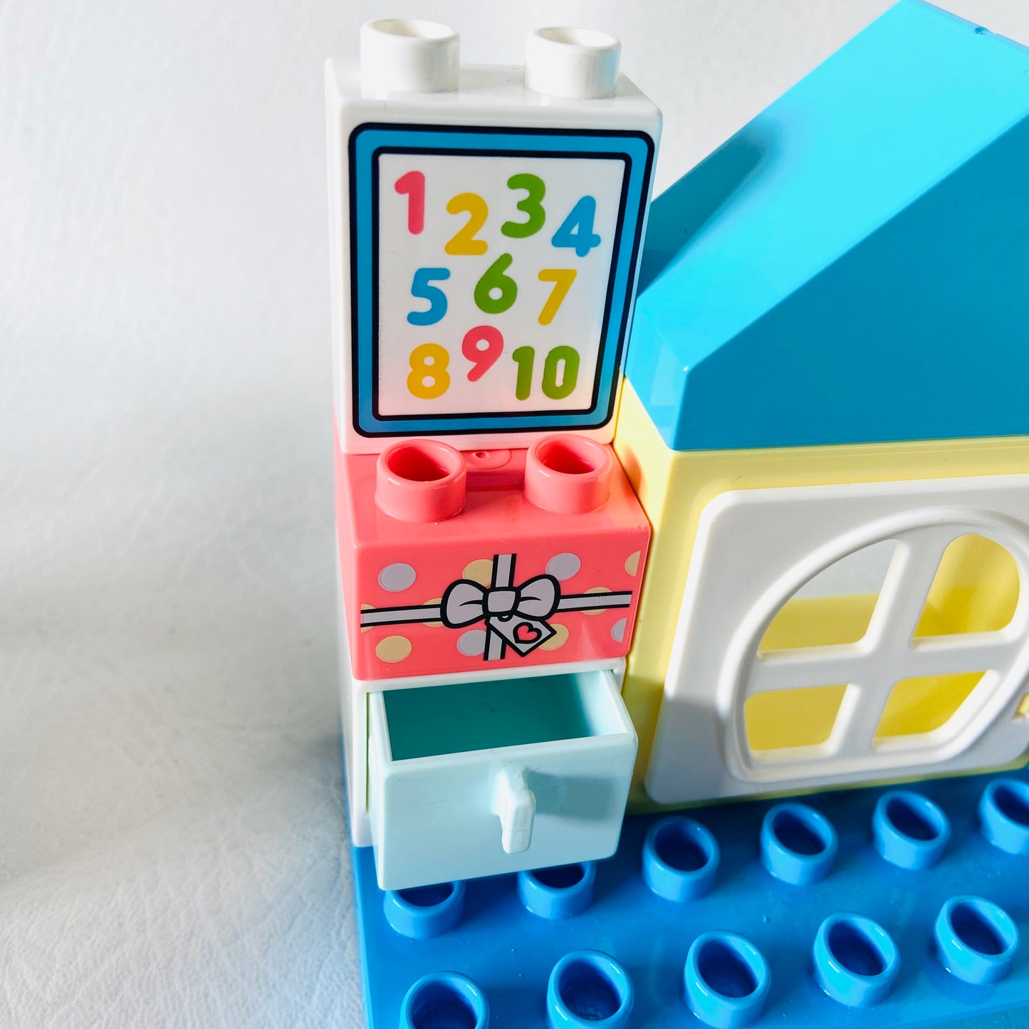 LEGO DUPLO: Playroom (10925) 95% Complete - Missing Balloon
