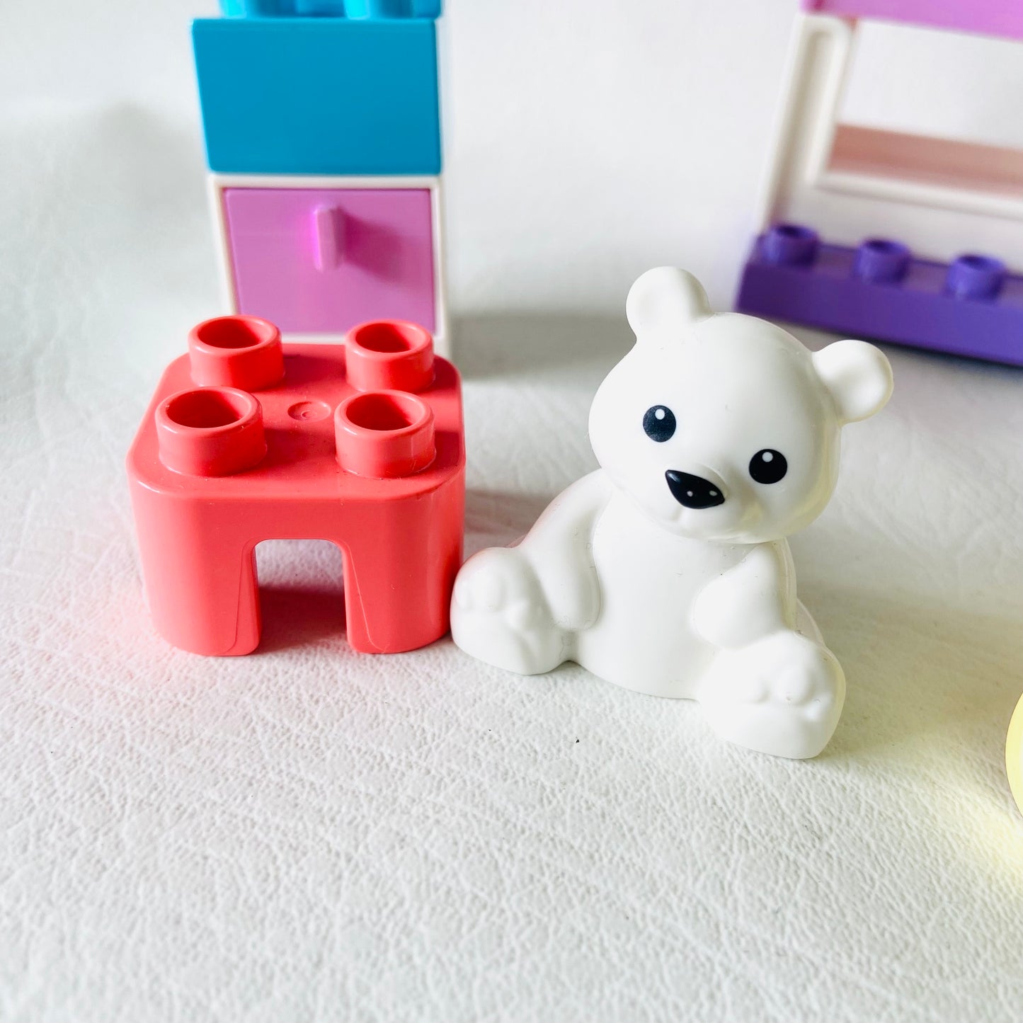 LEGO Duplo: Bedroom set (10926) - 90% Complete (Missing Blanket & Rug)