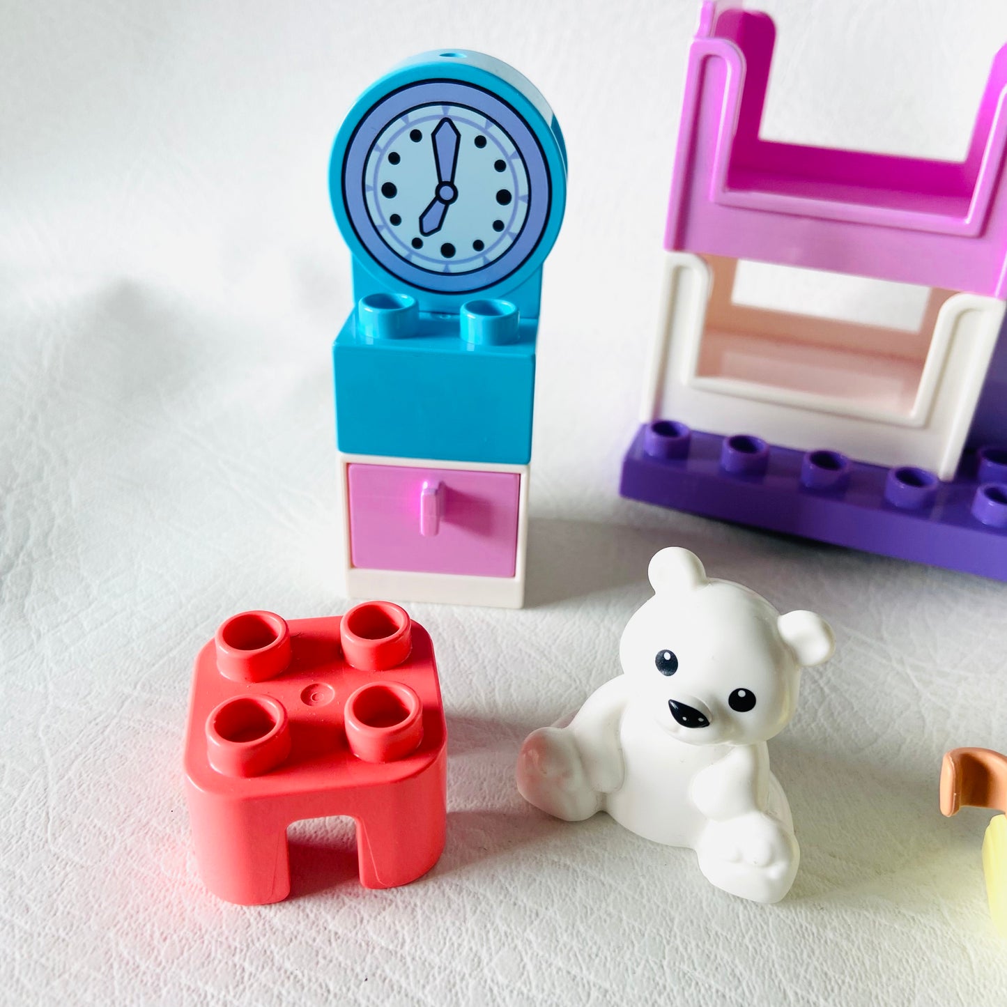 LEGO Duplo: Bedroom set (10926) - 85% Complete (Missing Blanket & Rug & Guitar)