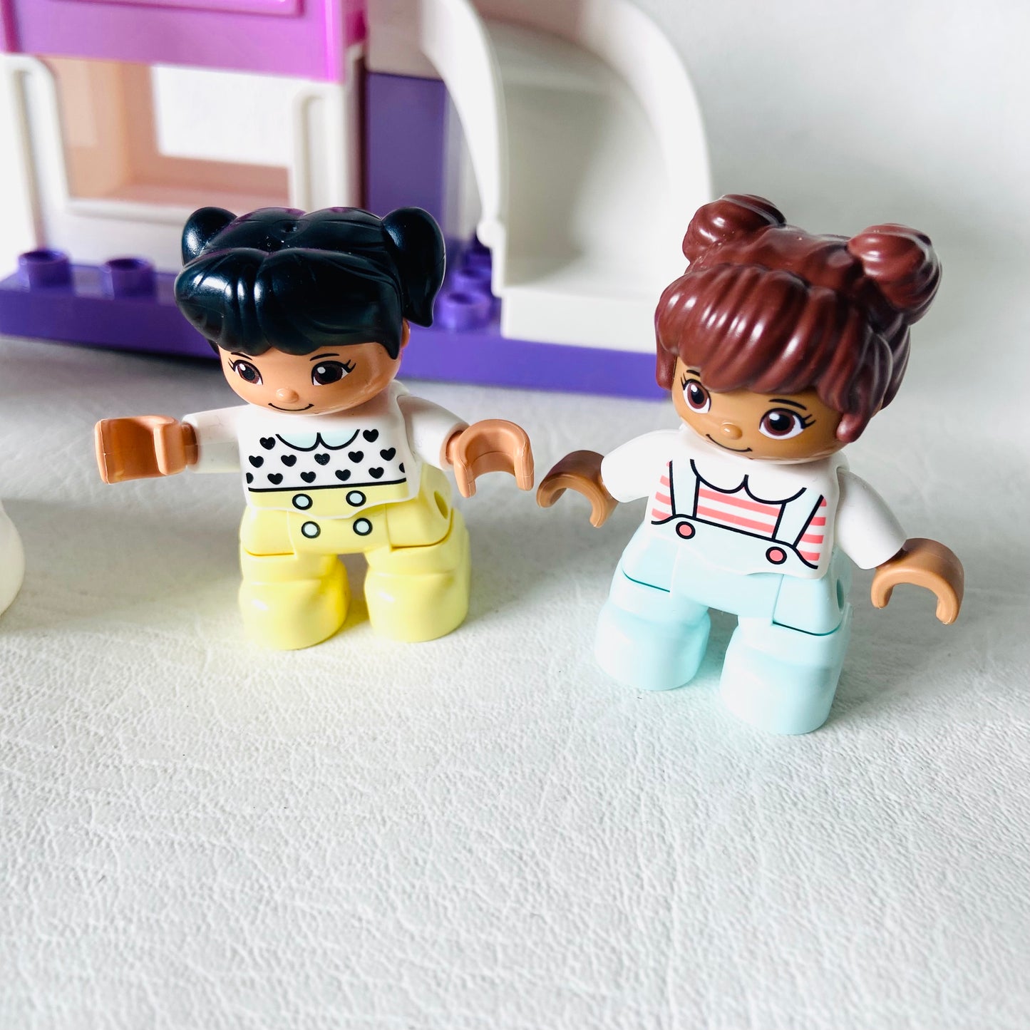LEGO Duplo: Bedroom set (10926) - 85% Complete (Missing Blanket & Rug & Guitar)