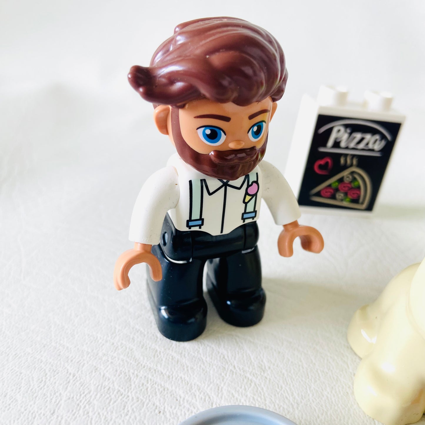 LEGO DUPLO: Pizza Stand With Dog (10927) - 100% Complete