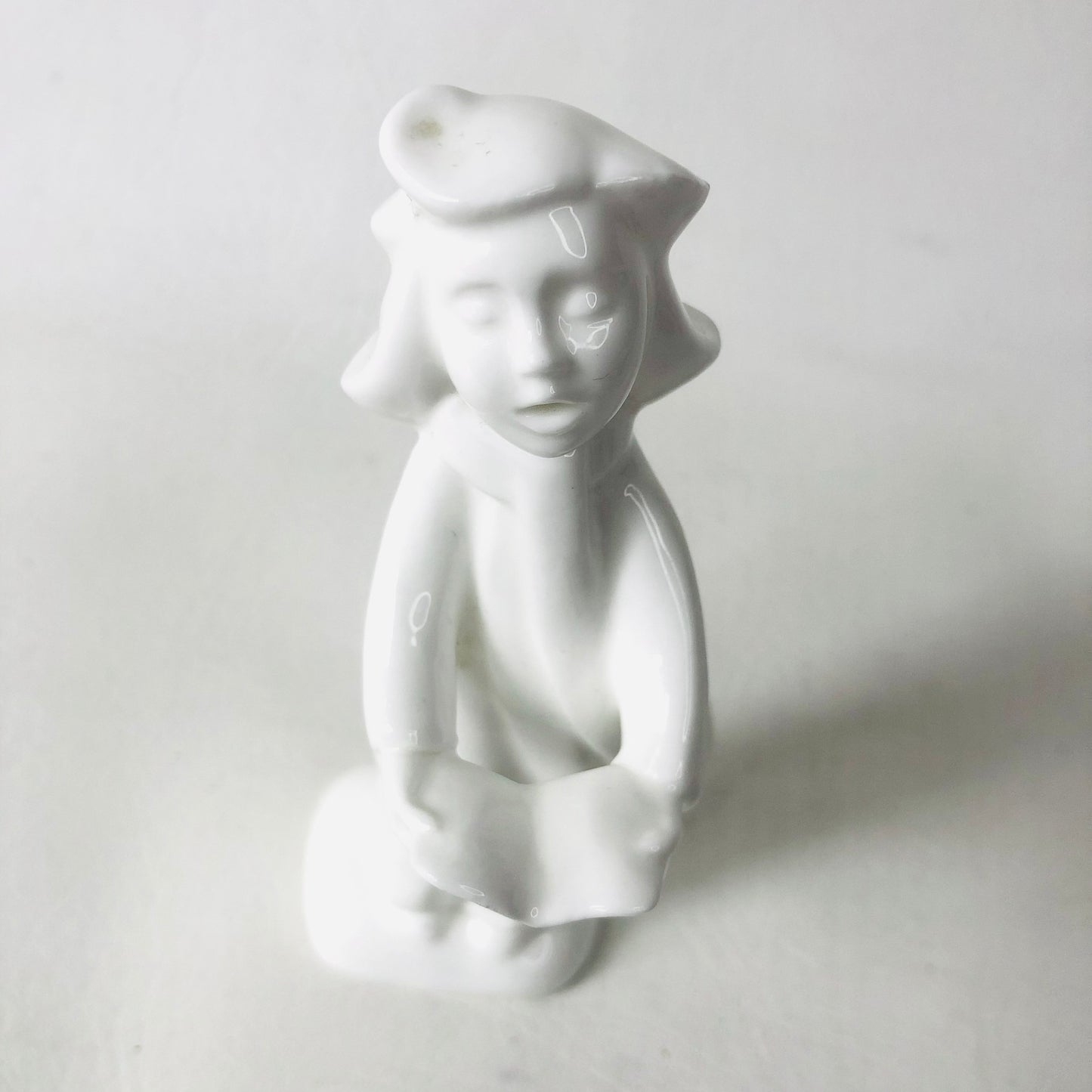 Royal Doulton Carol Singer Sister HN4291 figurine White Bone China Limited Edition 1206/6000
