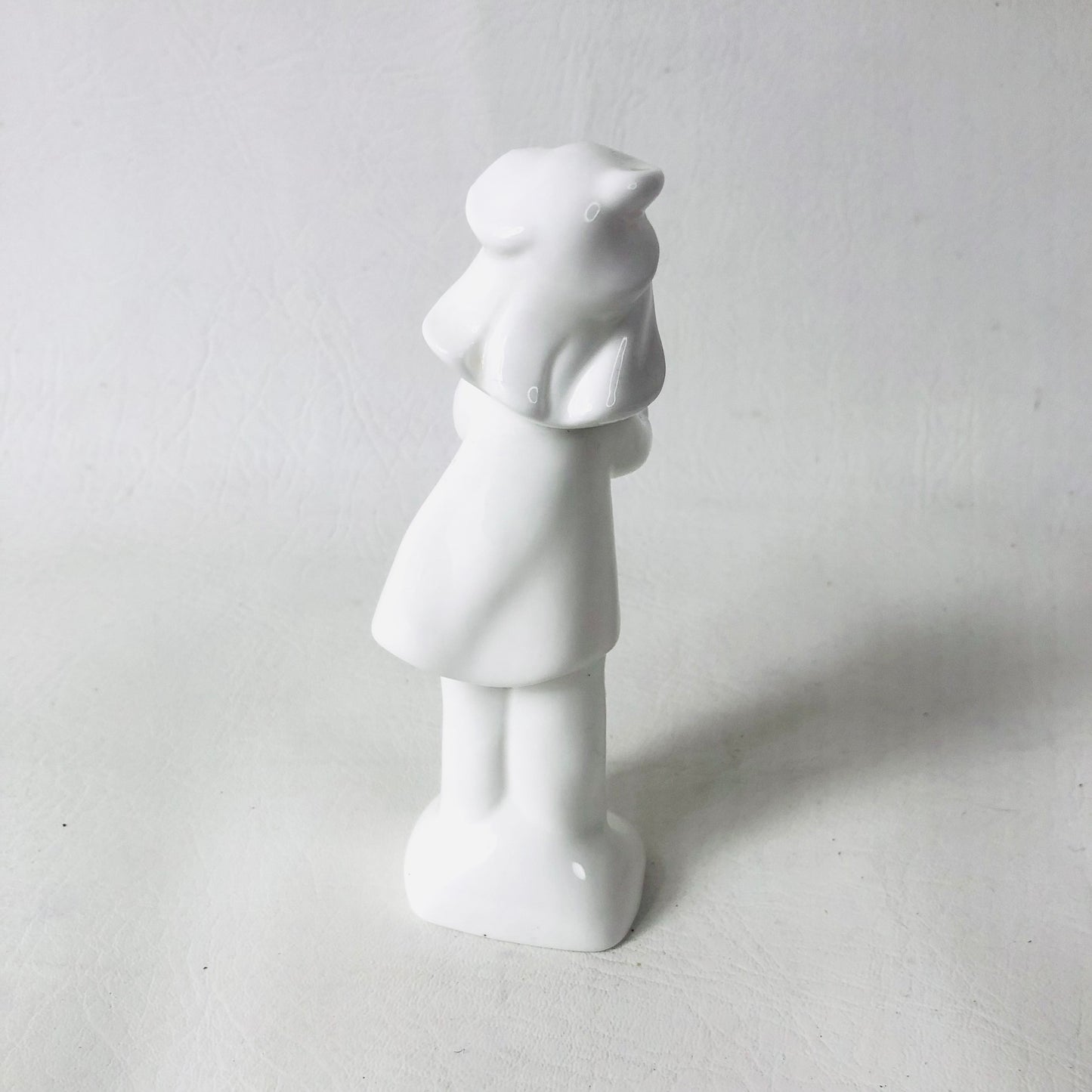 Royal Doulton Carol Singer Sister HN4291 figurine White Bone China Limited Edition 1206/6000