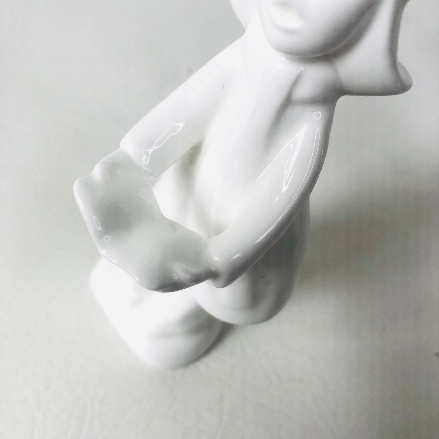 Royal Doulton Carol Singer Sister HN4291 figurine White Bone China Limited Edition 1206/6000