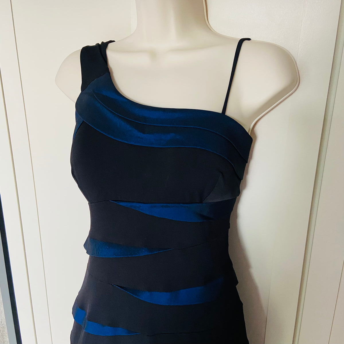 Valerie Bertinelli Black & Blue Striped Tiered One Shoulder Wiggle Dress Size 12
