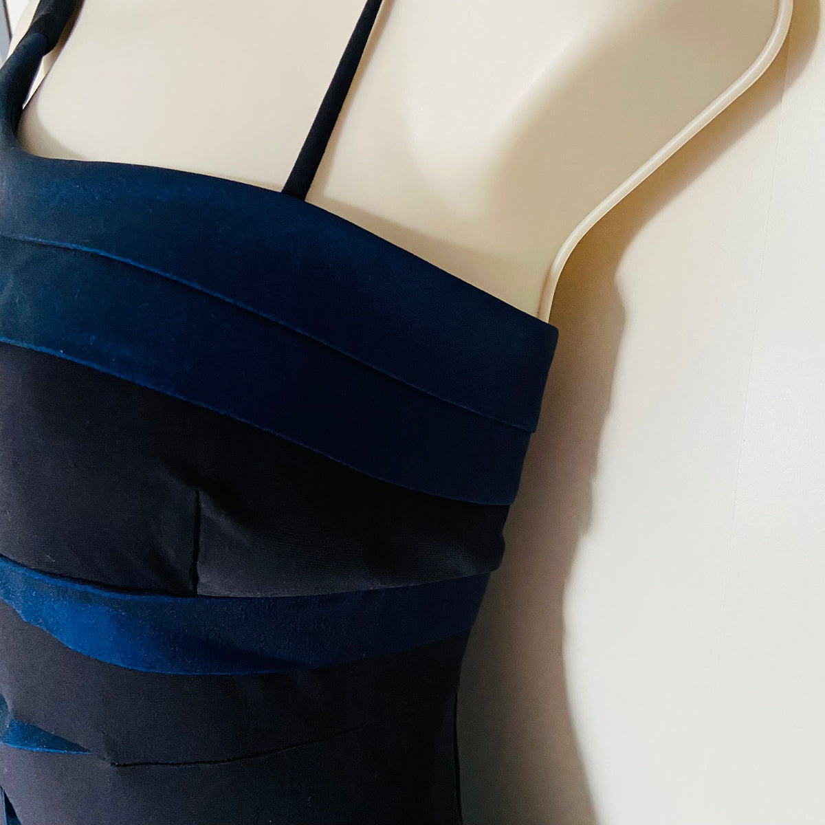 Valerie Bertinelli Black & Blue Striped Tiered One Shoulder Wiggle Dress Size 12