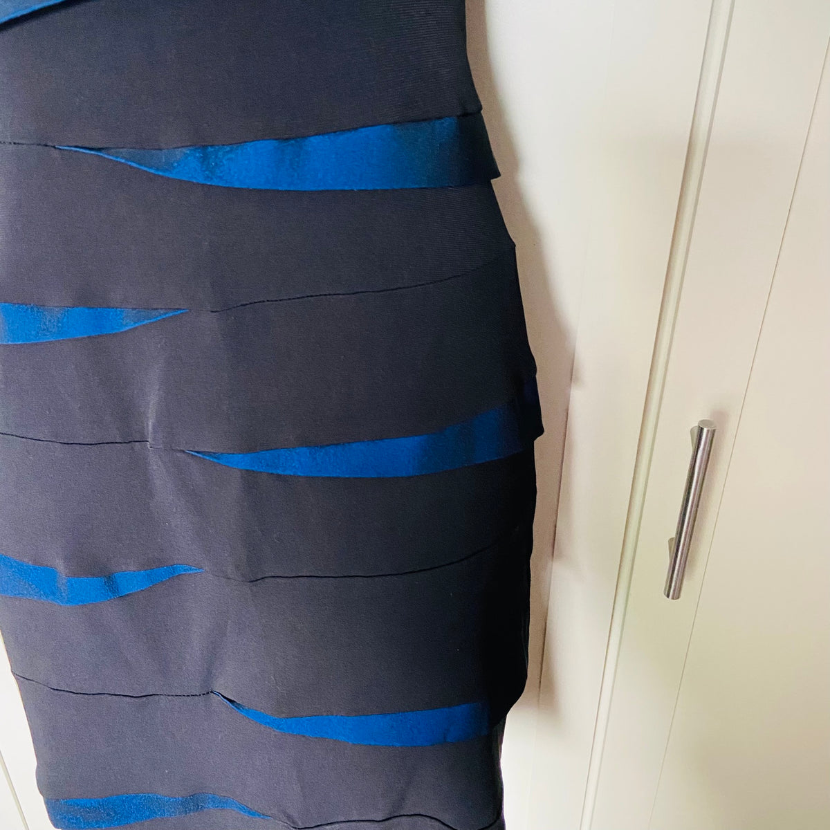 Valerie Bertinelli Black & Blue Striped Tiered One Shoulder Wiggle Dress Size 12