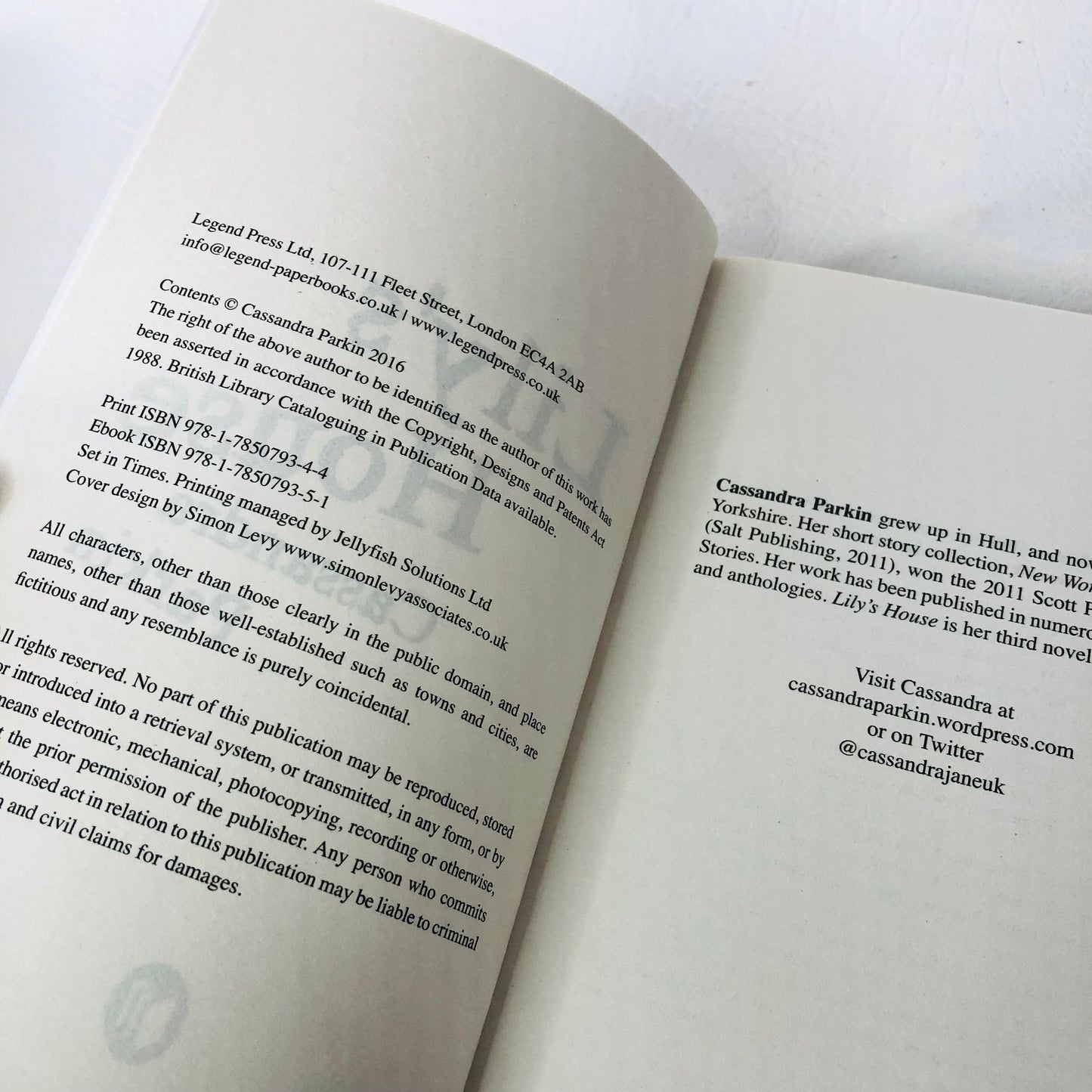 2x Cassandra Parkin Books Paperback Lily’s House & The Summer We Ran Away