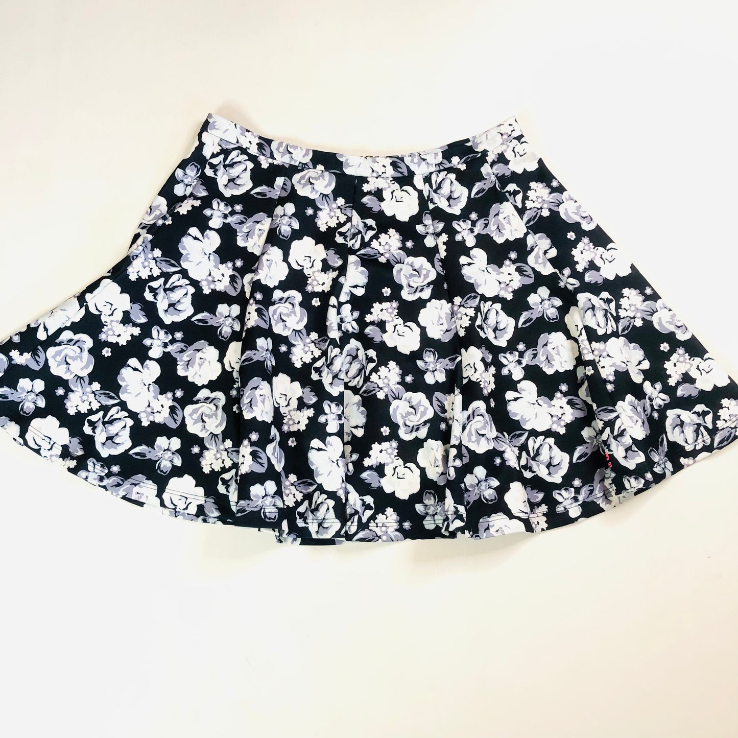 Superdry Navy Blue Floral Scuba Skater Mini Skirt Size Medium (UK 10)