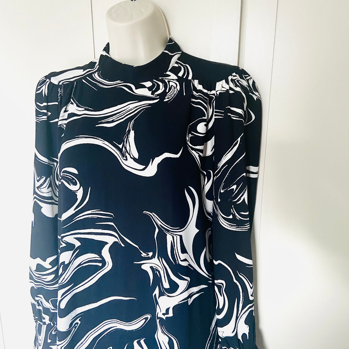 M&S | Black and White Swirl | Long Sleeve Midi Shift Column Dress | Size UK 8 | Monochrome